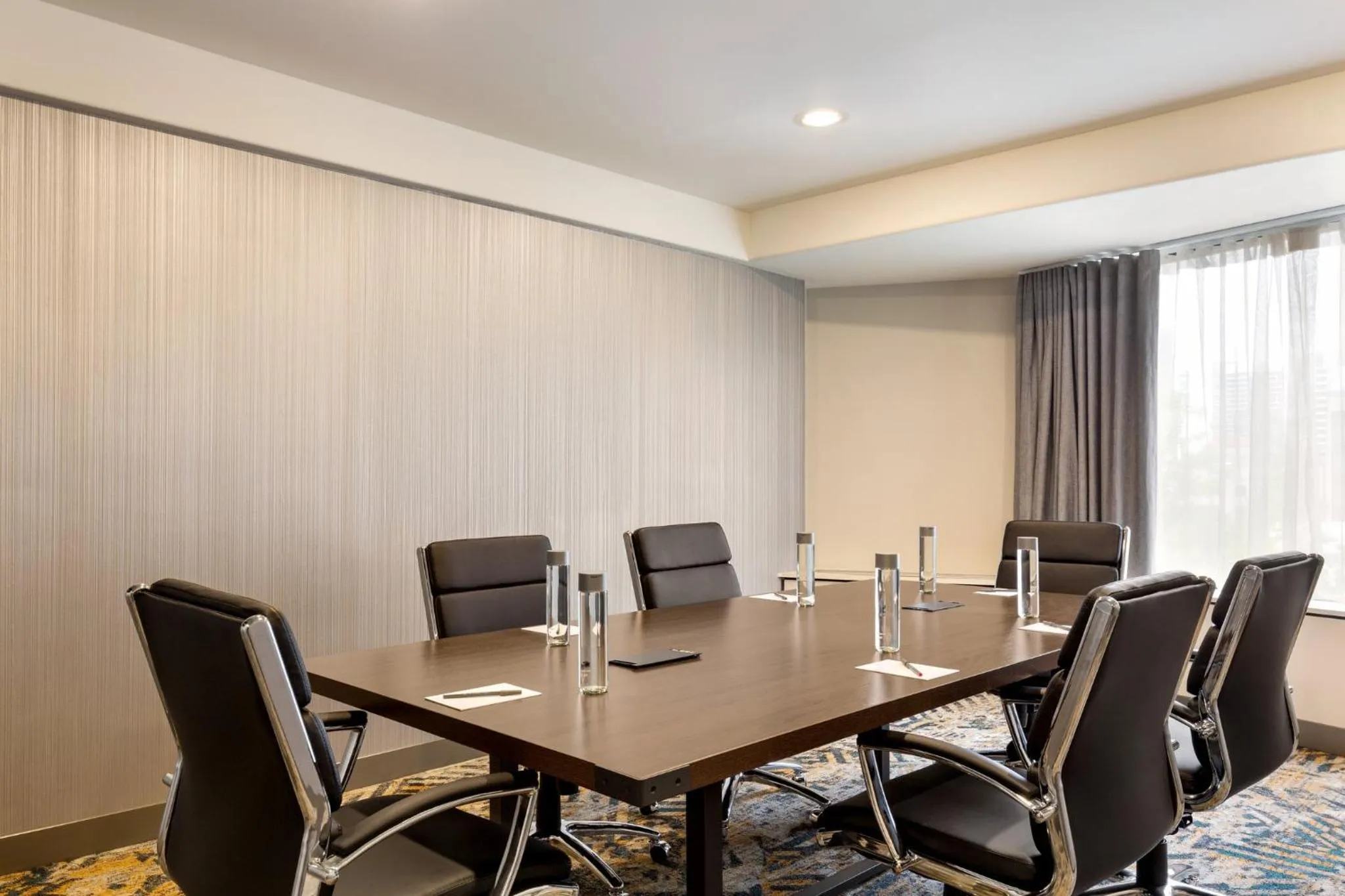 Meeting/conference room in Crowne Plaza Seattle - Newly Renovated - an IHG Hotel