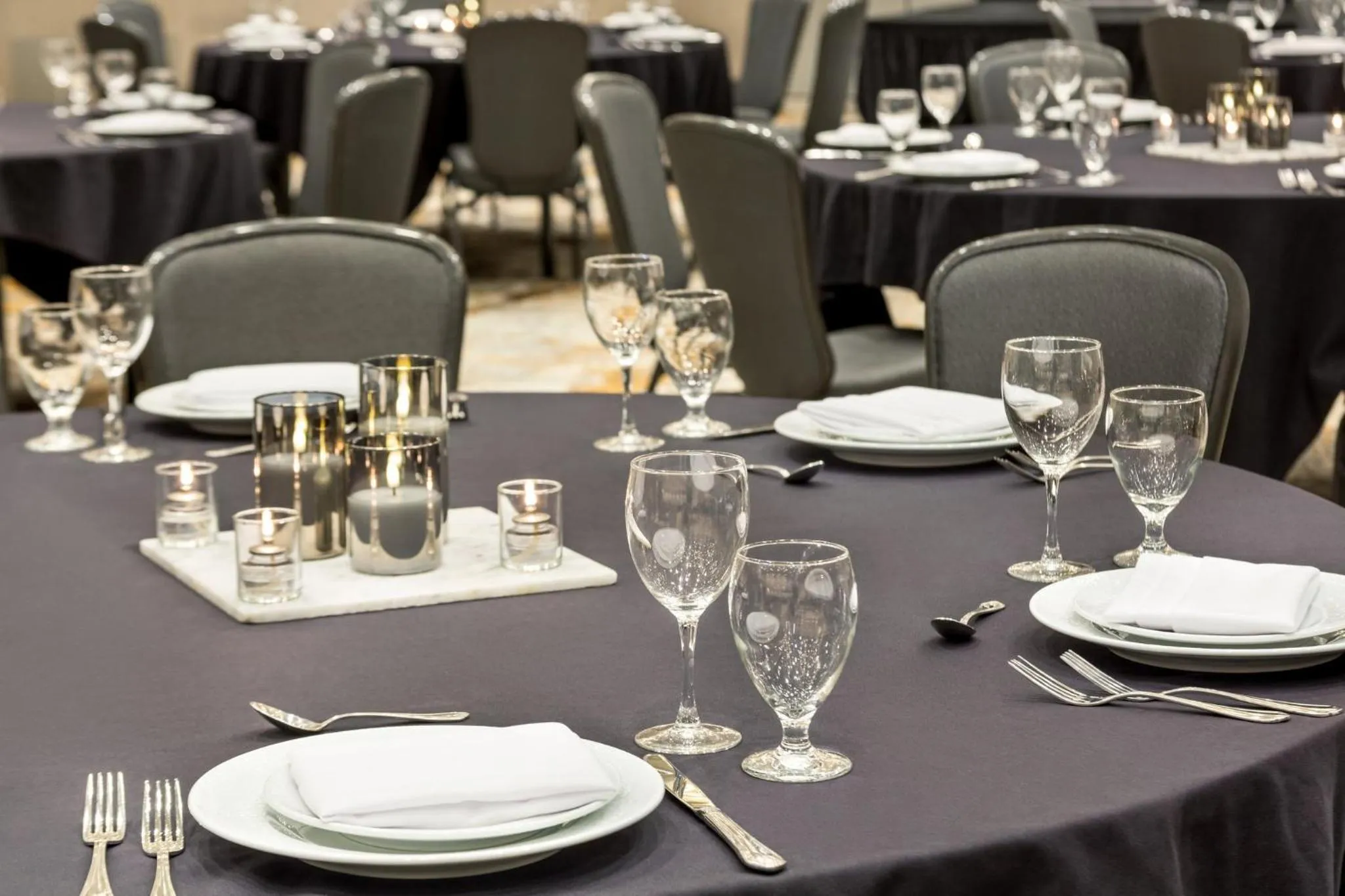 Banquet/Function facilities in Crowne Plaza Seattle Newly Renovated with No Resort Fee