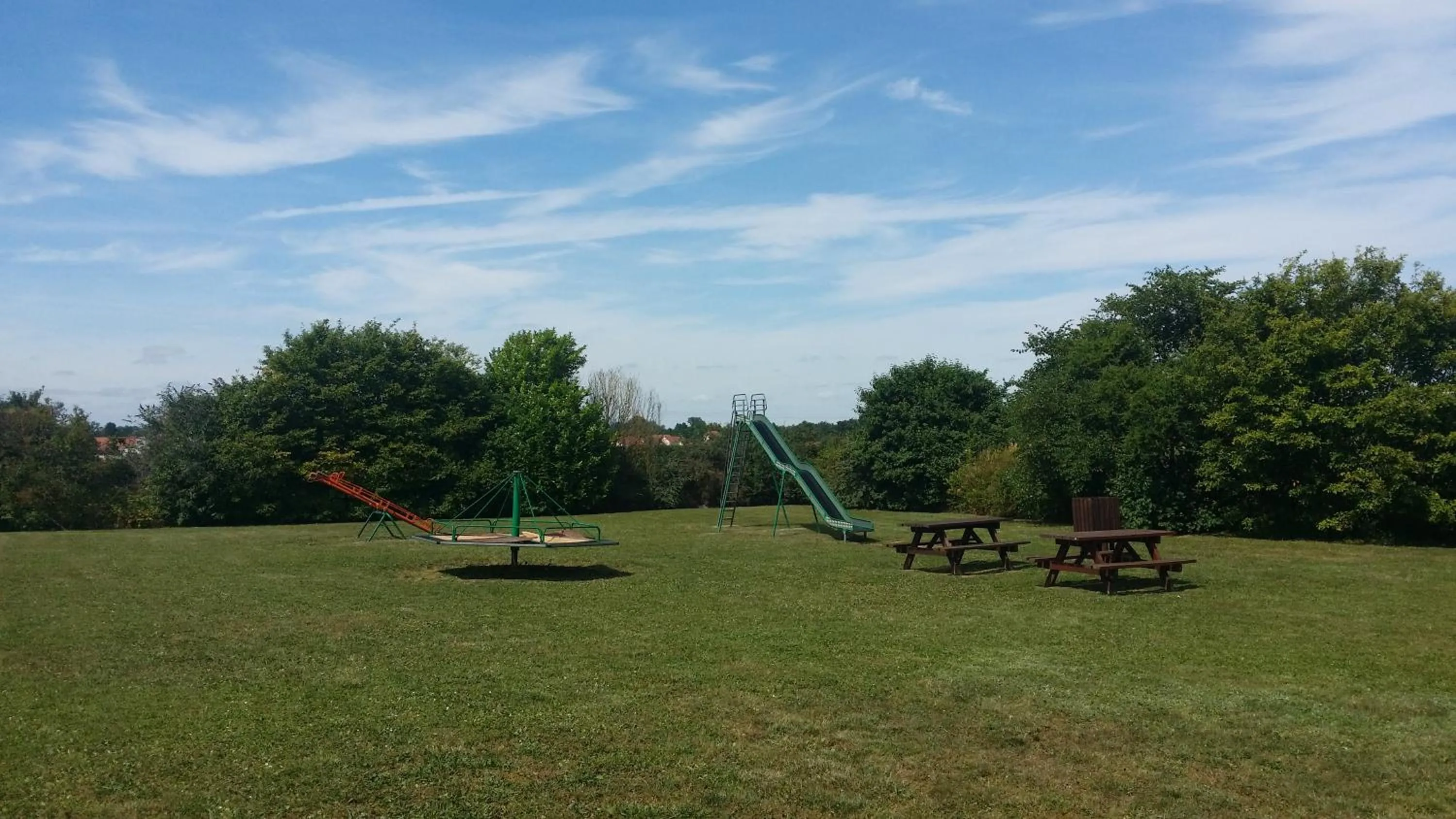 Day, Garden in Première Classe Troyes Sud - Buchères