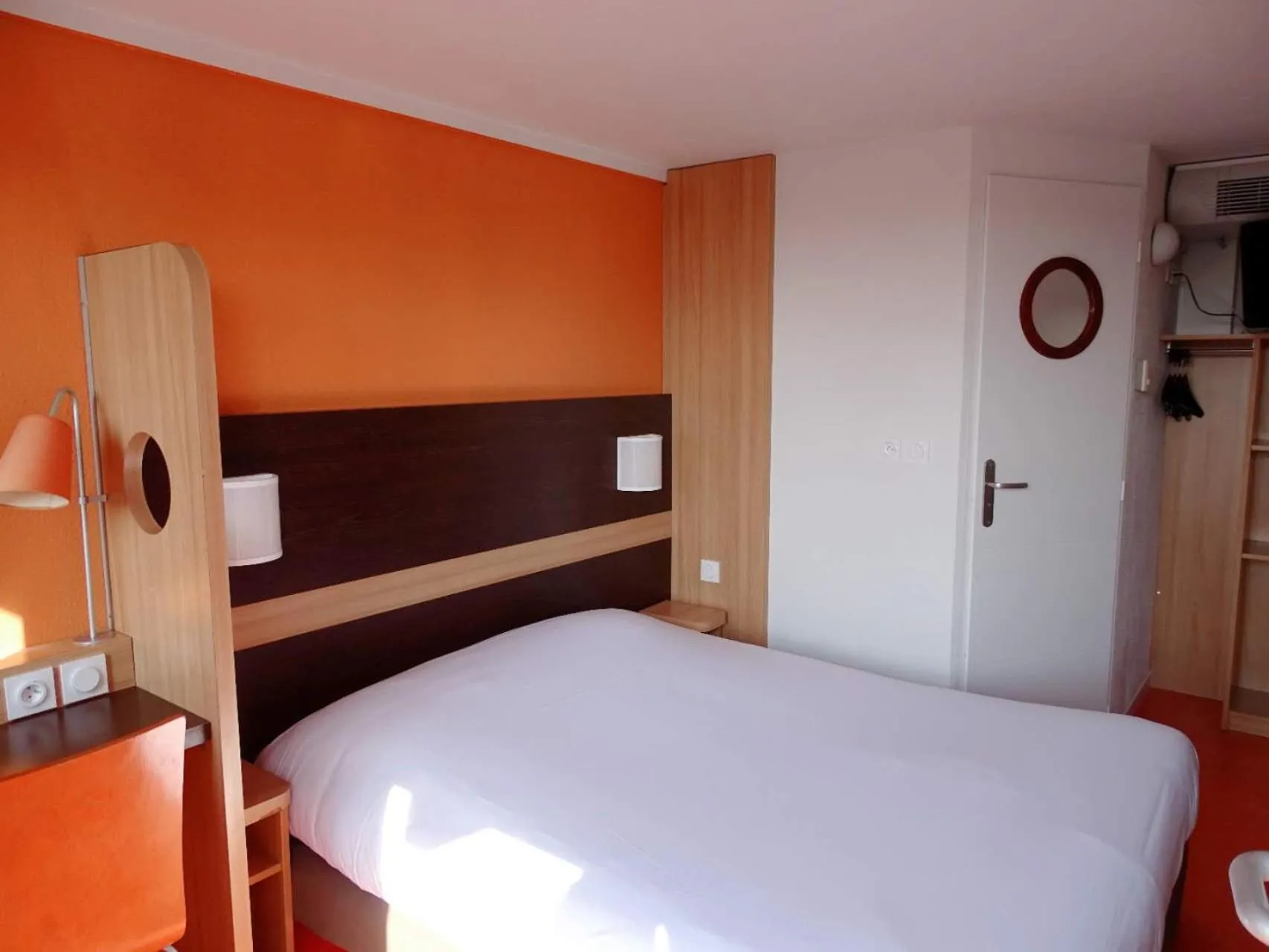 Bed in Première Classe Troyes Sud - Buchères