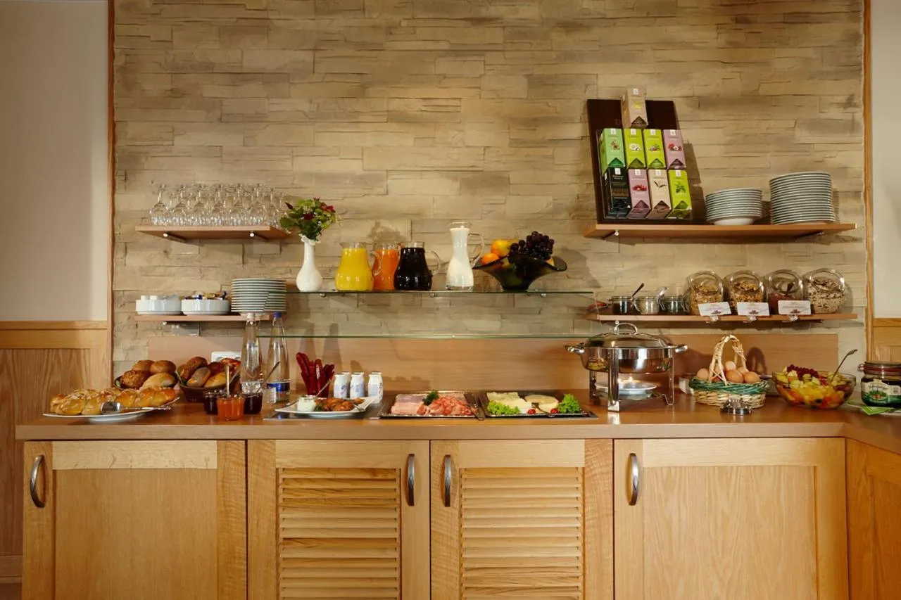 Restaurant/places to eat in Hotel Eberl