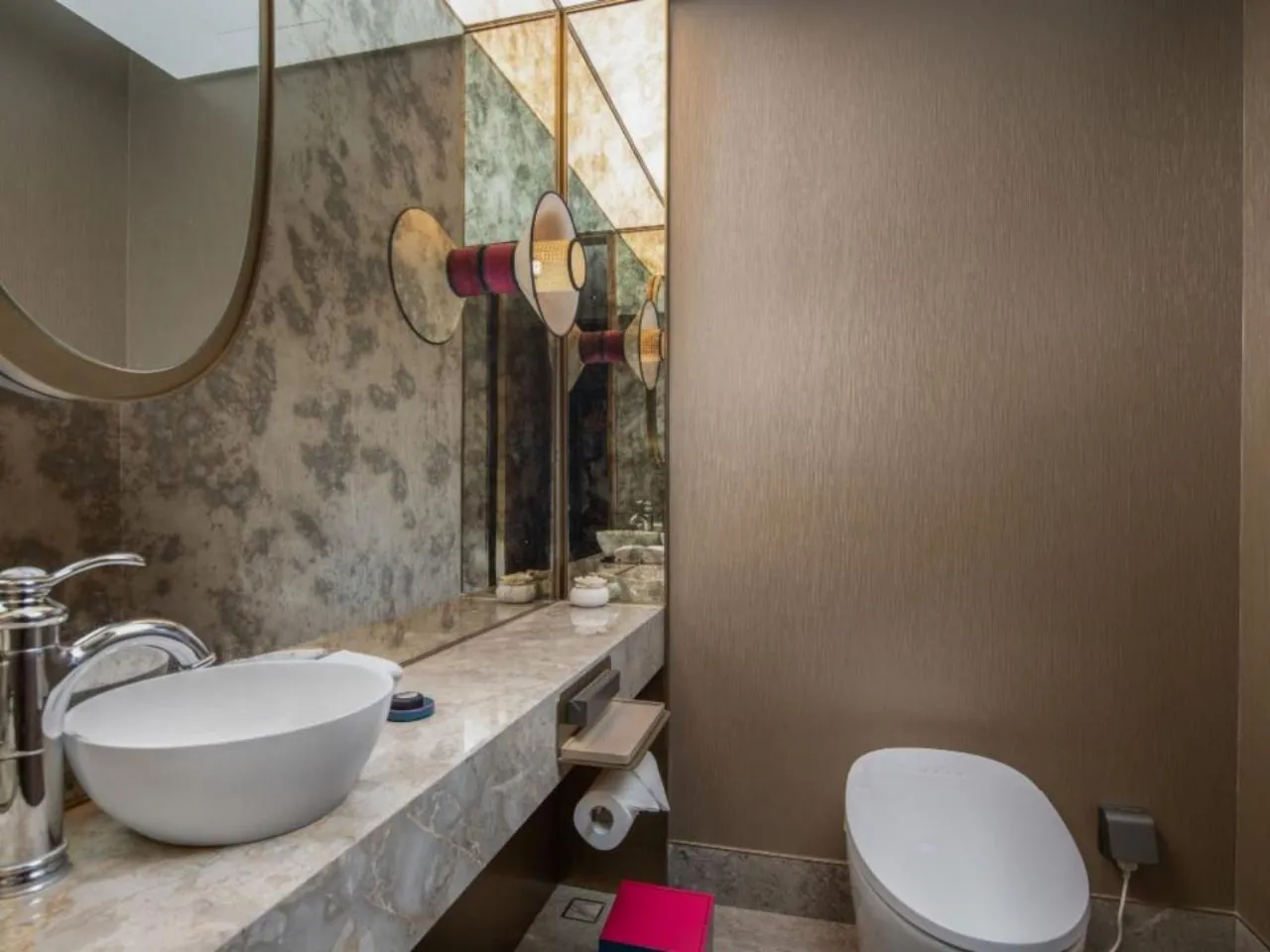 Toilet in Blossom House Shanghai On The Bund