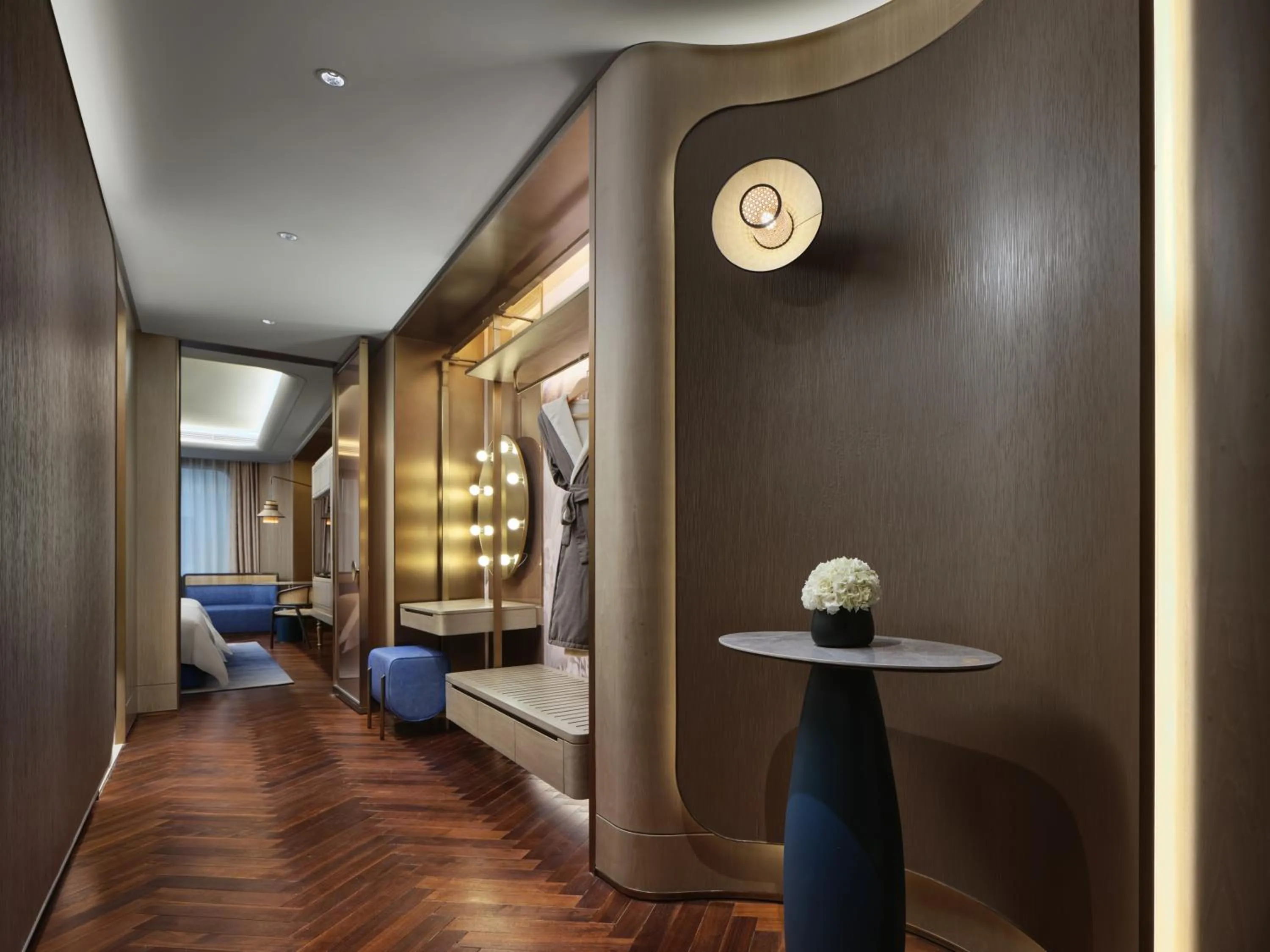 Seating area, Bed in Blossom House Shanghai On The Bund