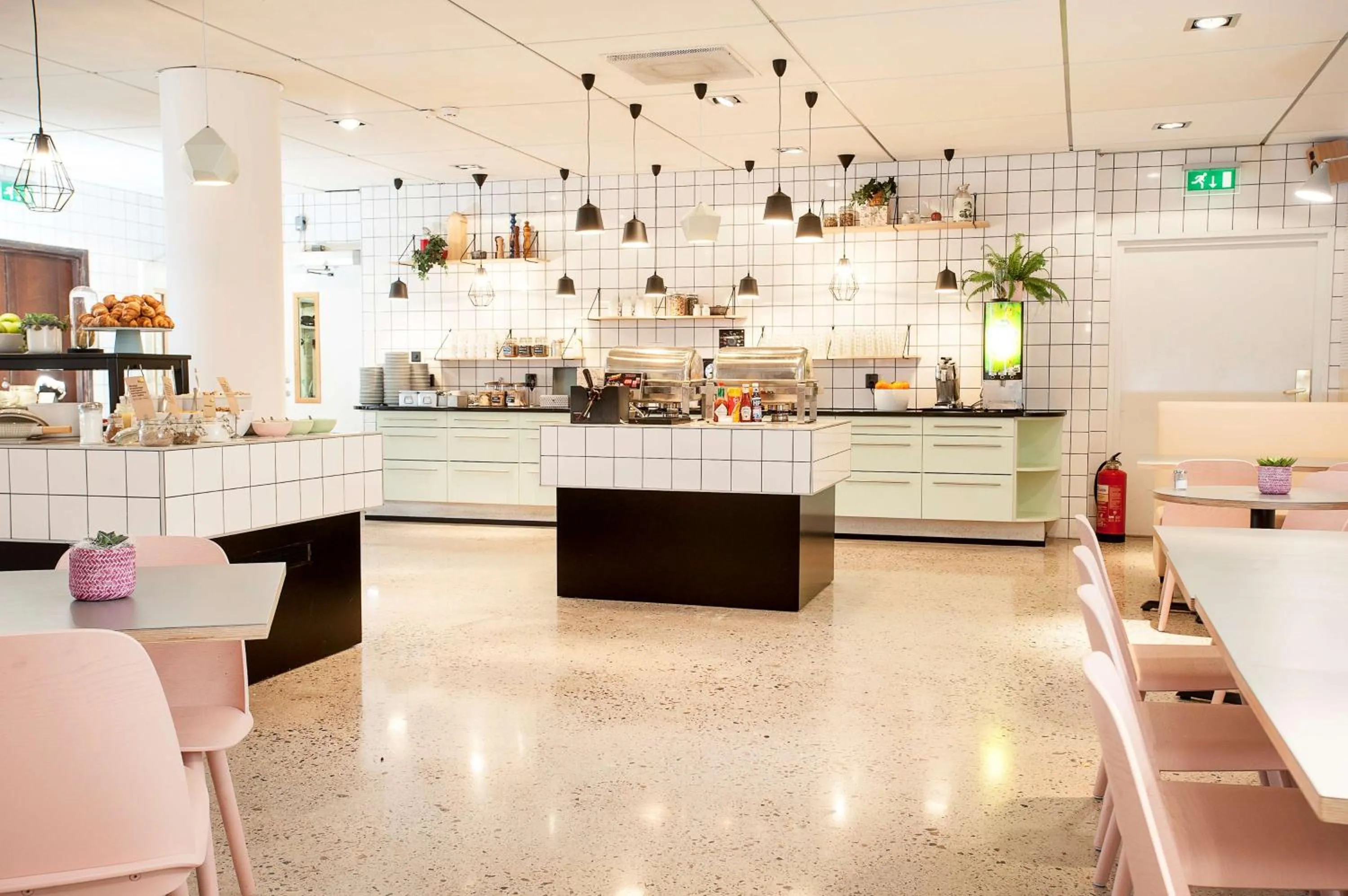 Restaurant/places to eat in Best Western Plus Hotel Noble House