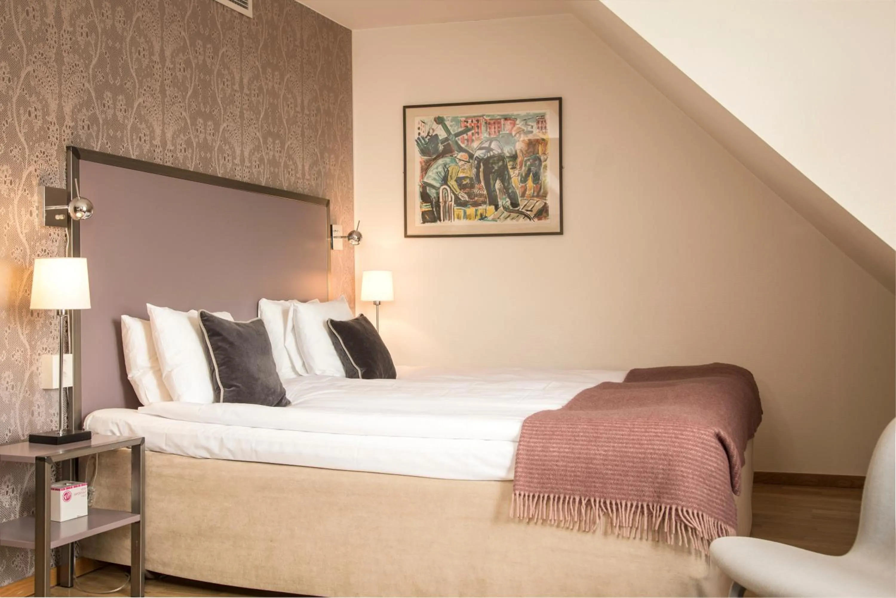 Photo of the whole room, Bed in Best Western Plus Hotel Noble House