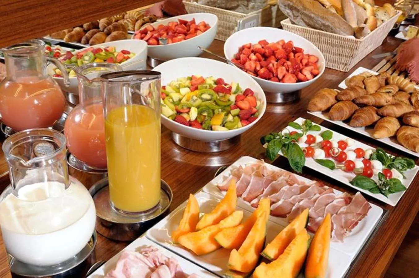 Breakfast in Sky Hotel Goussainville Charles de Gaulle