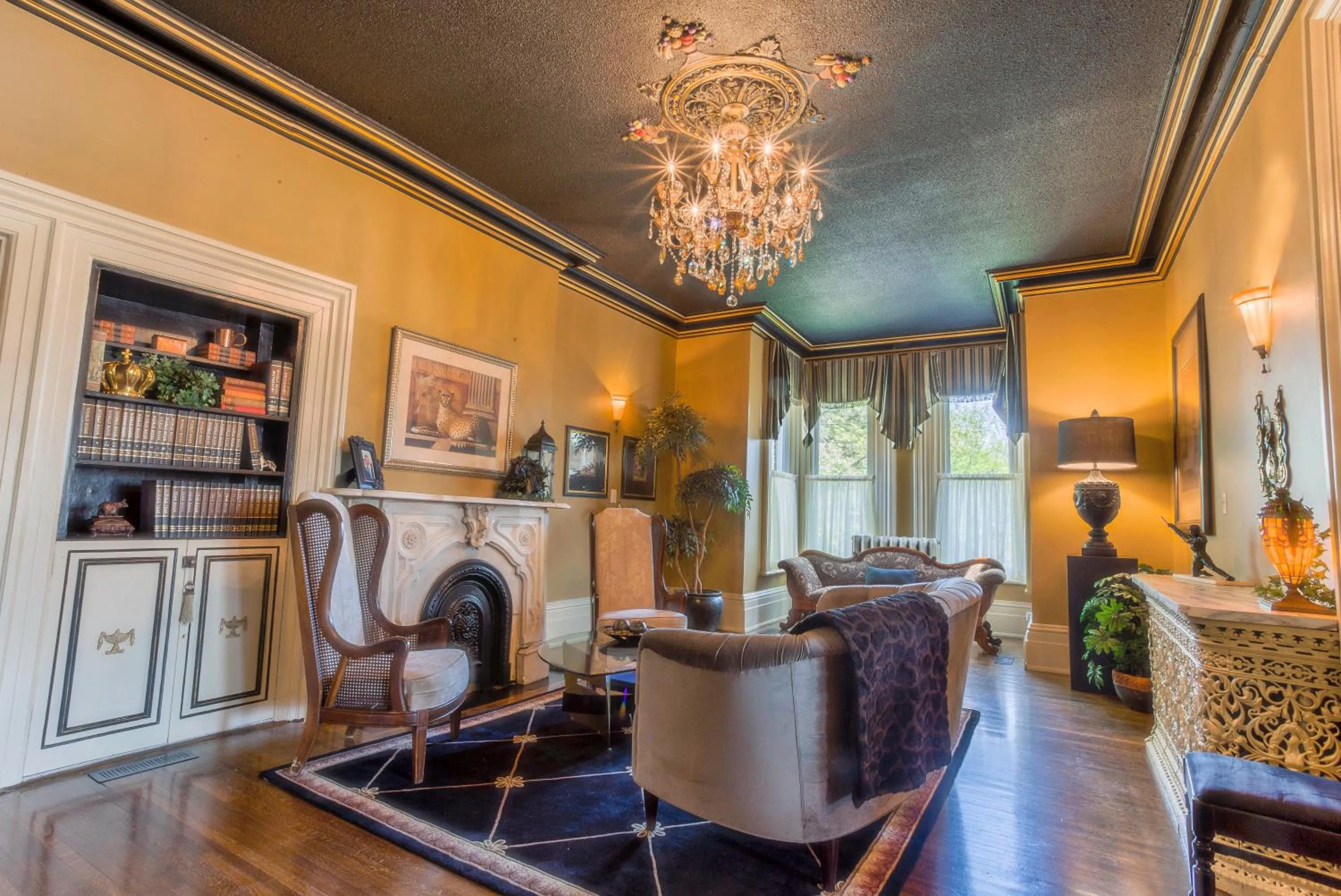 Living room in The Woodview Inn