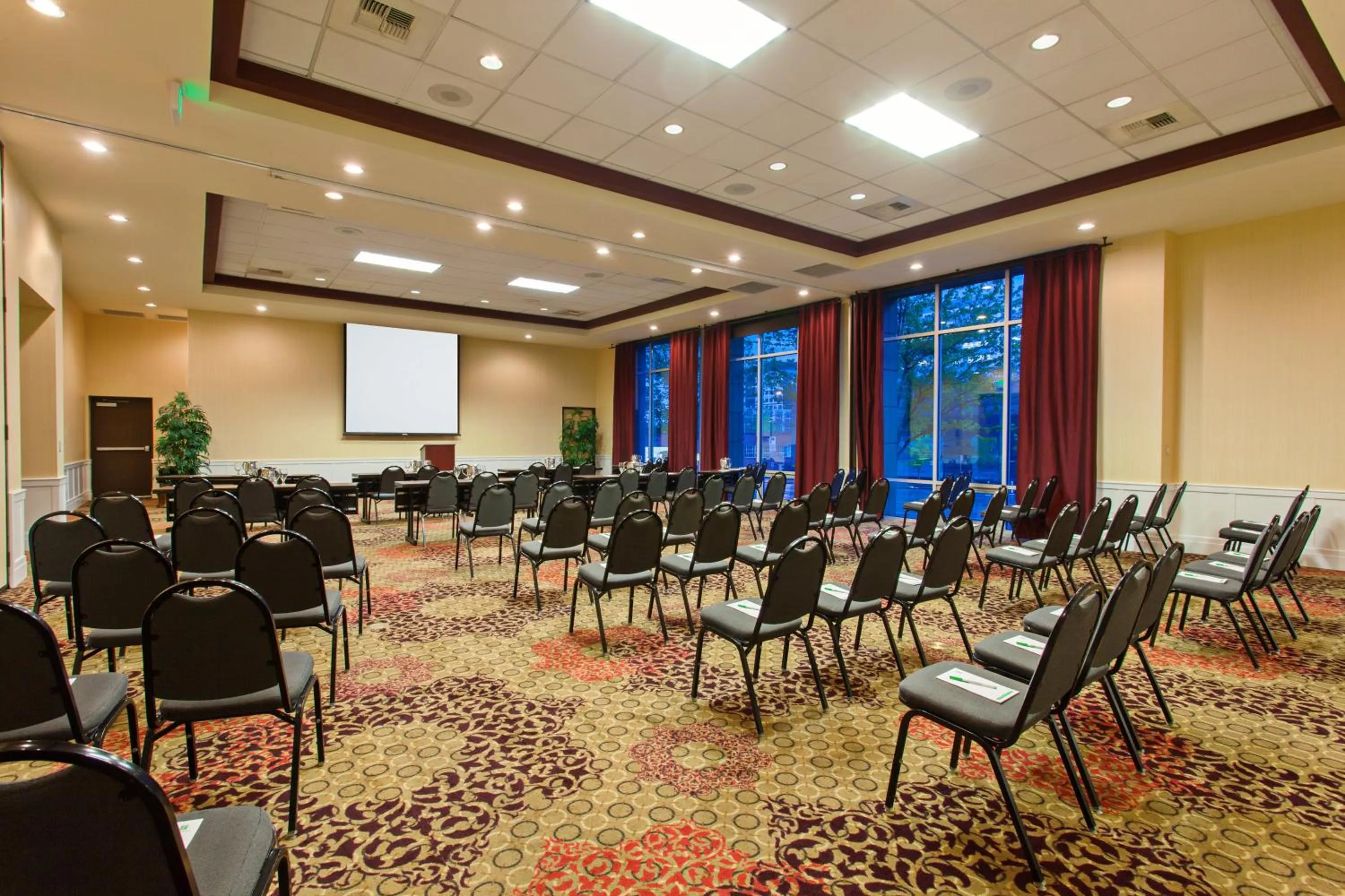 Meeting/conference room in Holiday Inn Seattle DWTN Lake Union by IHG