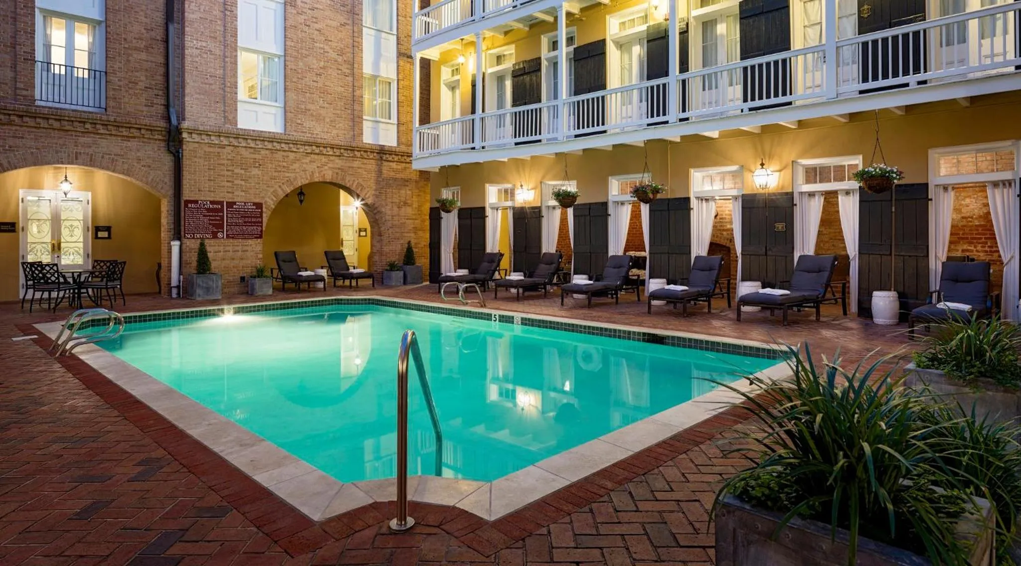 Swimming pool in Holiday Inn Hotel French Quarter-Chateau Lemoyne by IHG