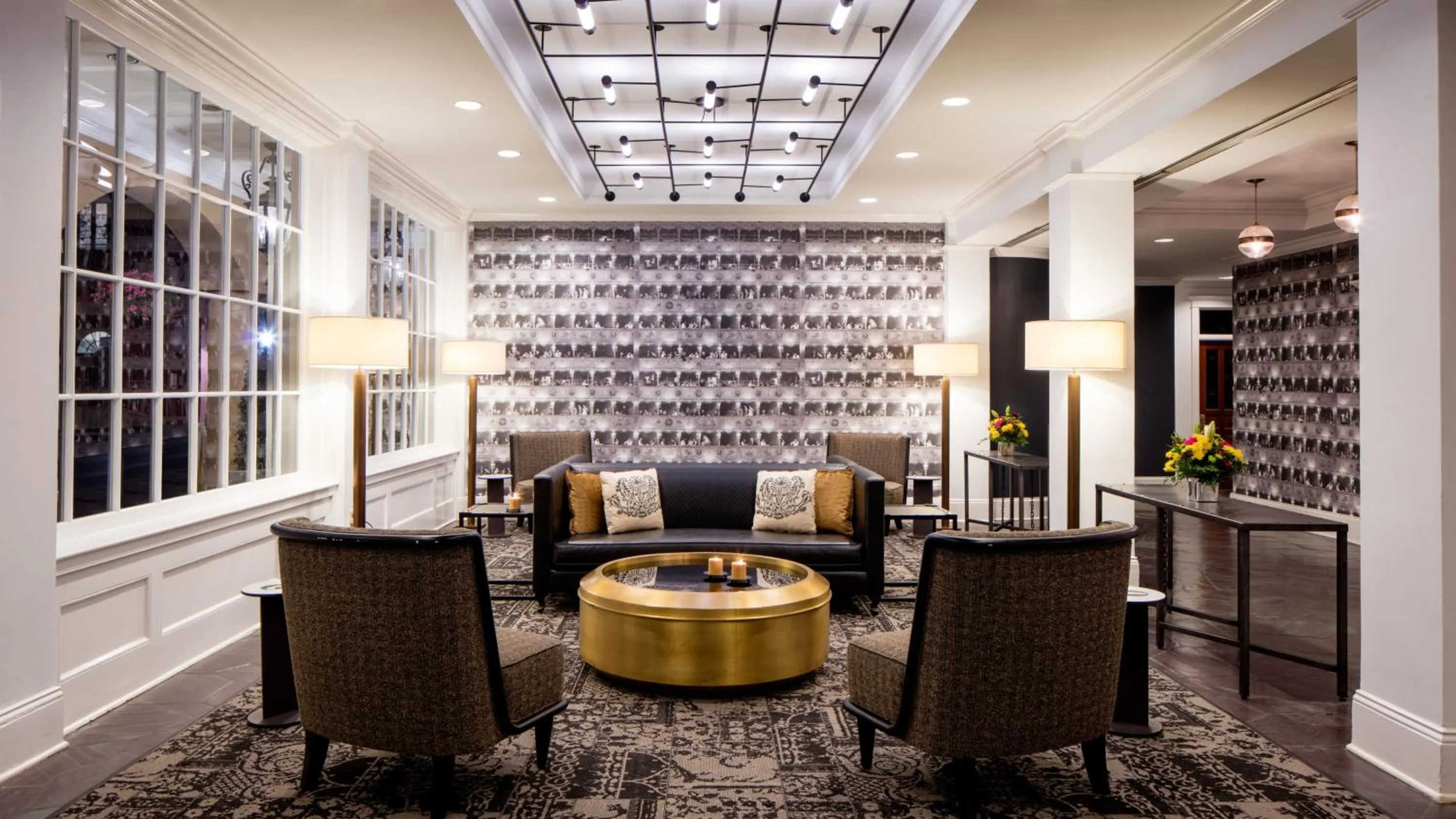 Property building in Holiday Inn Hotel French Quarter-Chateau Lemoyne by IHG