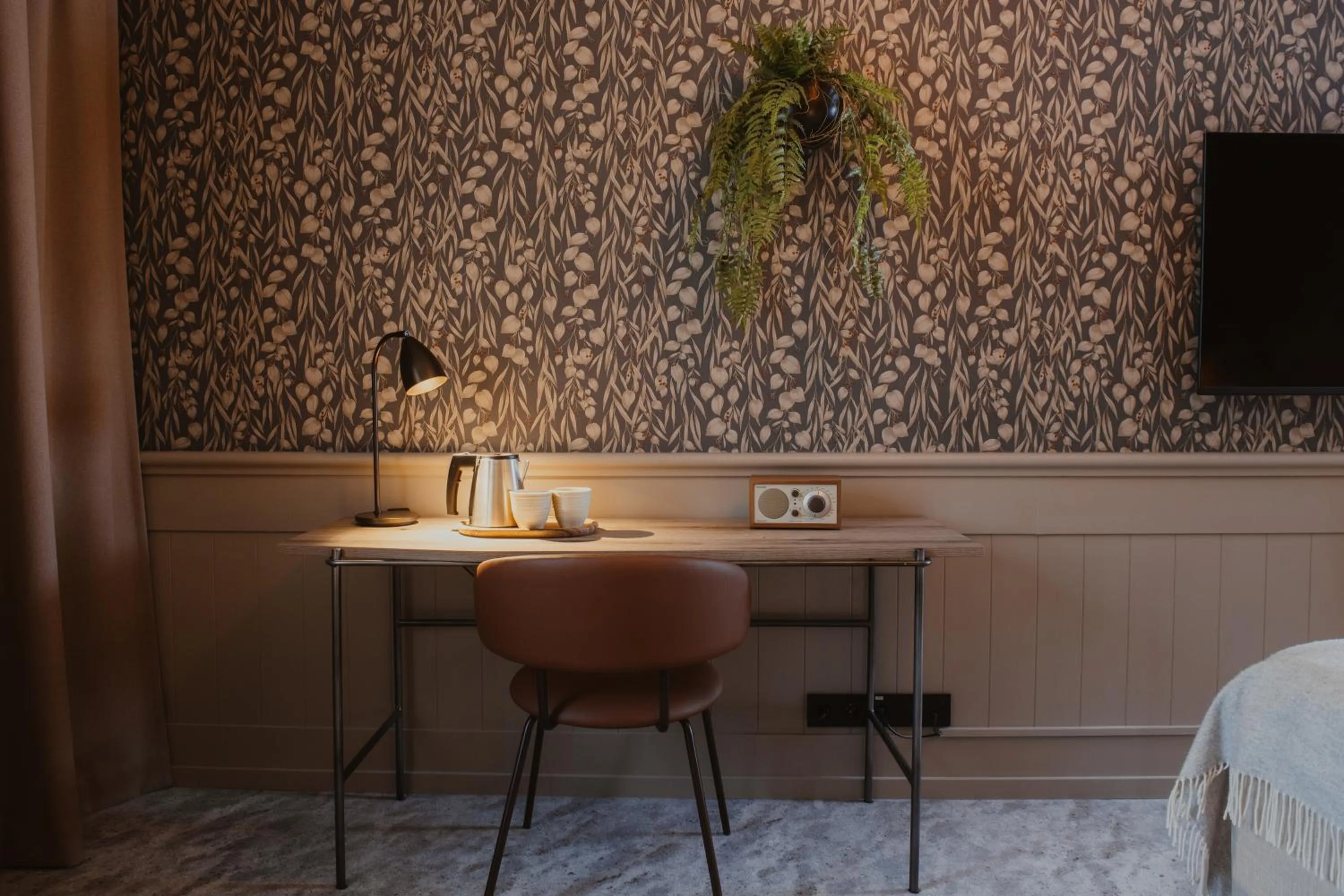 Coffee/tea facilities, Bed in Home Hotel Fregatten