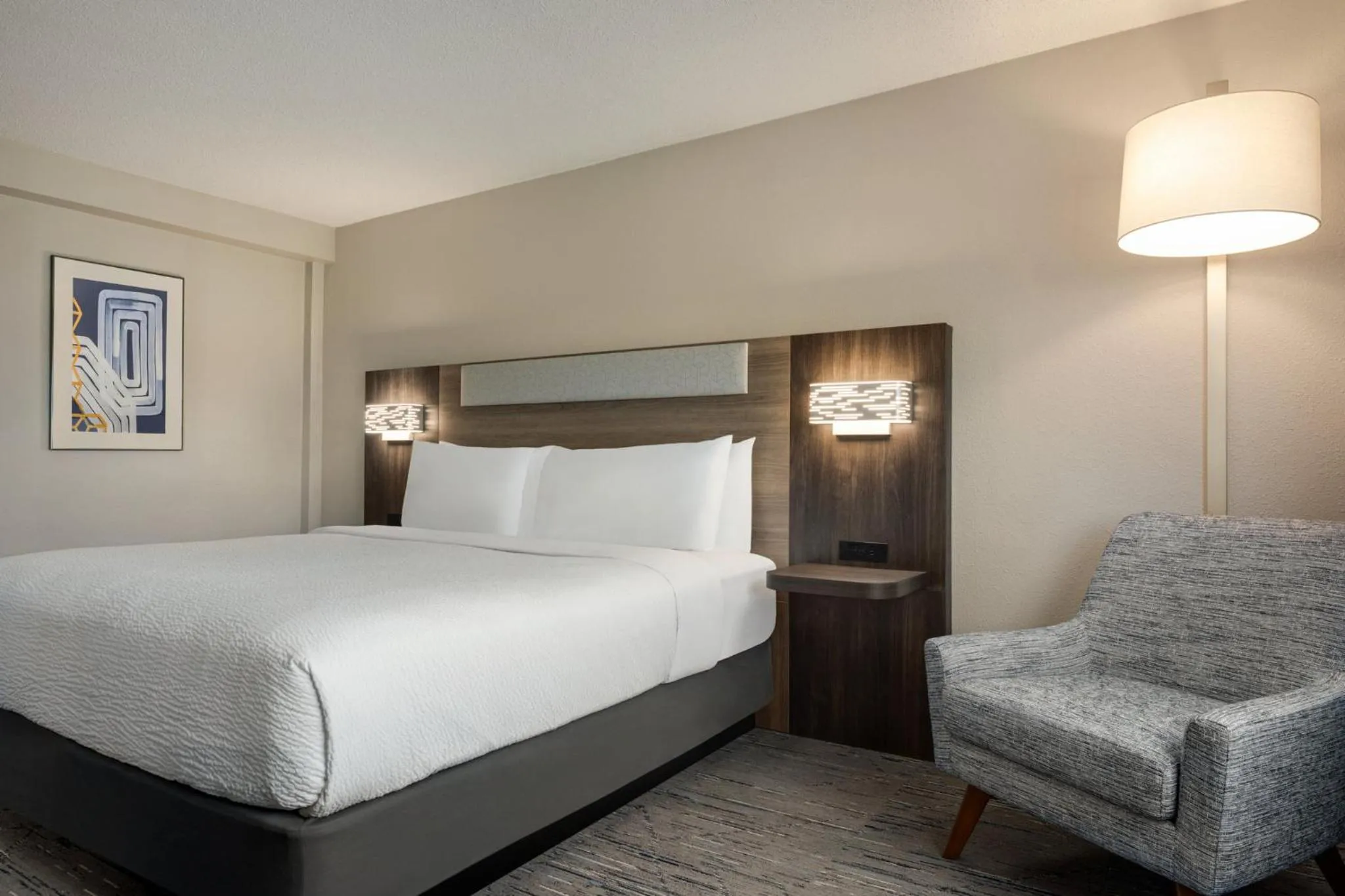 Photo of the whole room, Bed in Holiday Inn Express Baltimore at the Stadiums by IHG