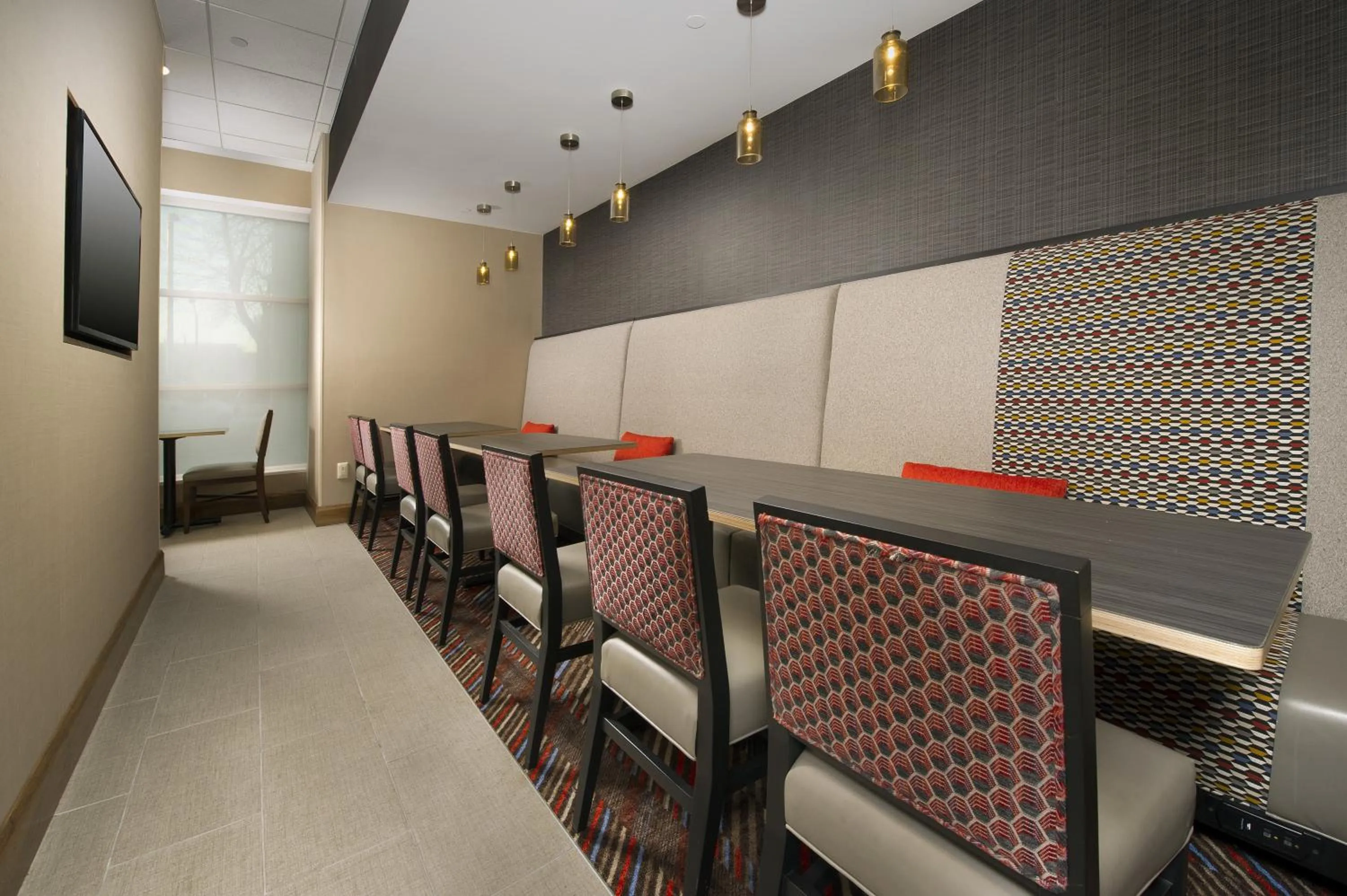 Restaurant/places to eat in Holiday Inn Express Baltimore at the Stadiums by IHG