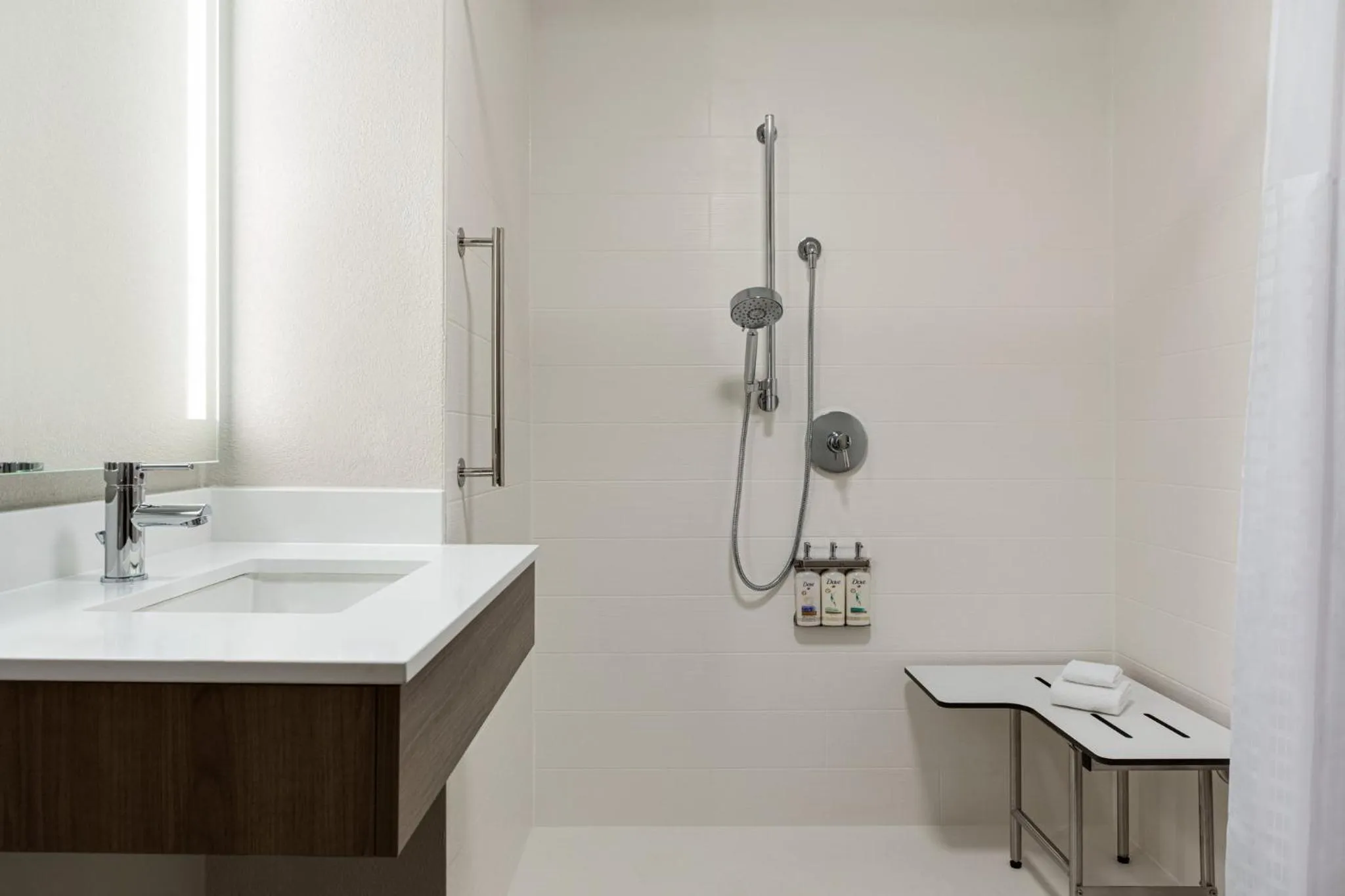 Photo of the whole room in Holiday Inn Express Baltimore at the Stadiums by IHG