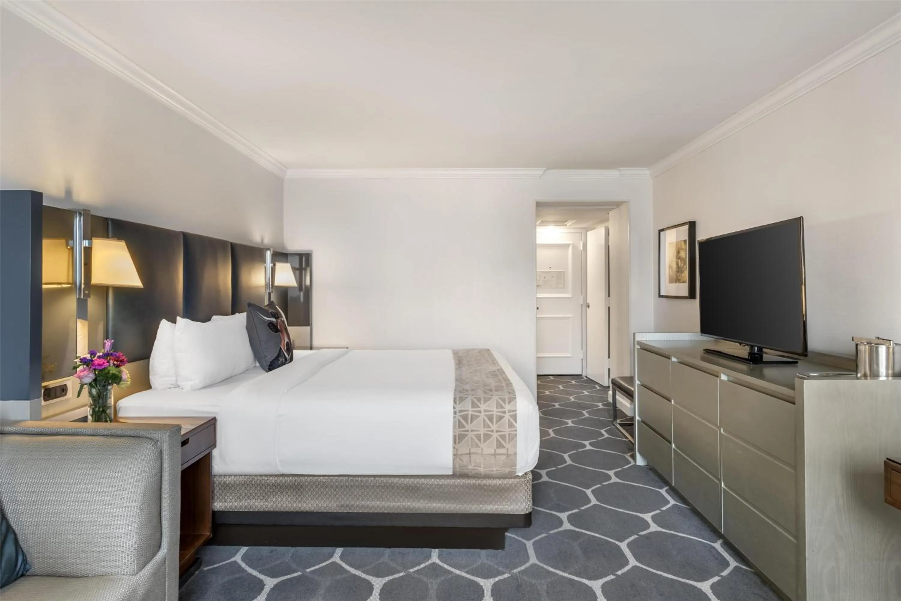Bedroom, Bed in The Royal Sonesta Houston Galleria