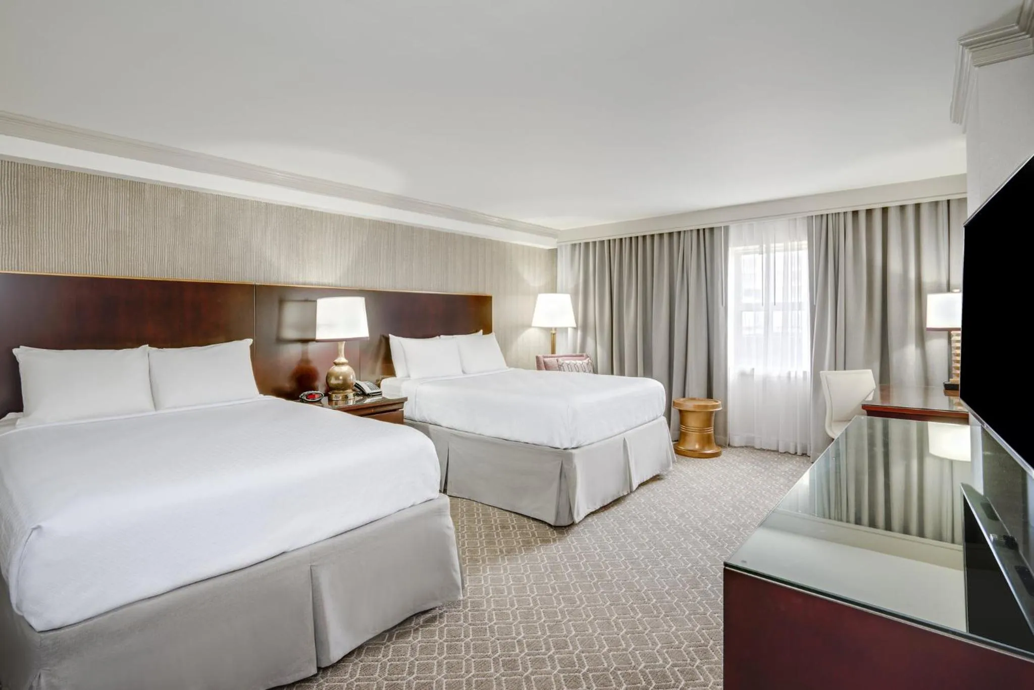 Photo of the whole room, Bed in Crowne Plaza New Orleans French Qtr - Astor by IHG