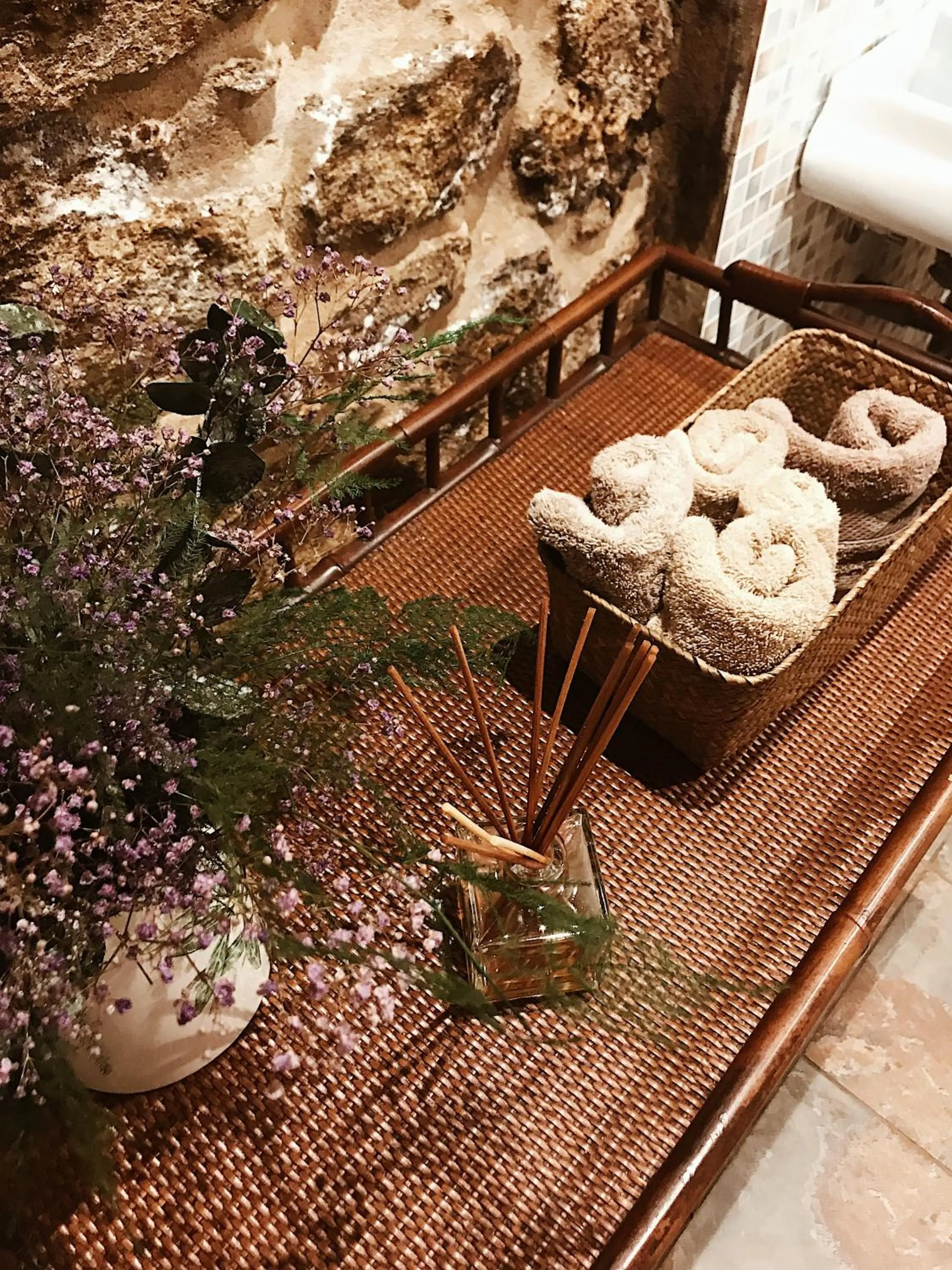 Public Bath in Eco Hotel Nos