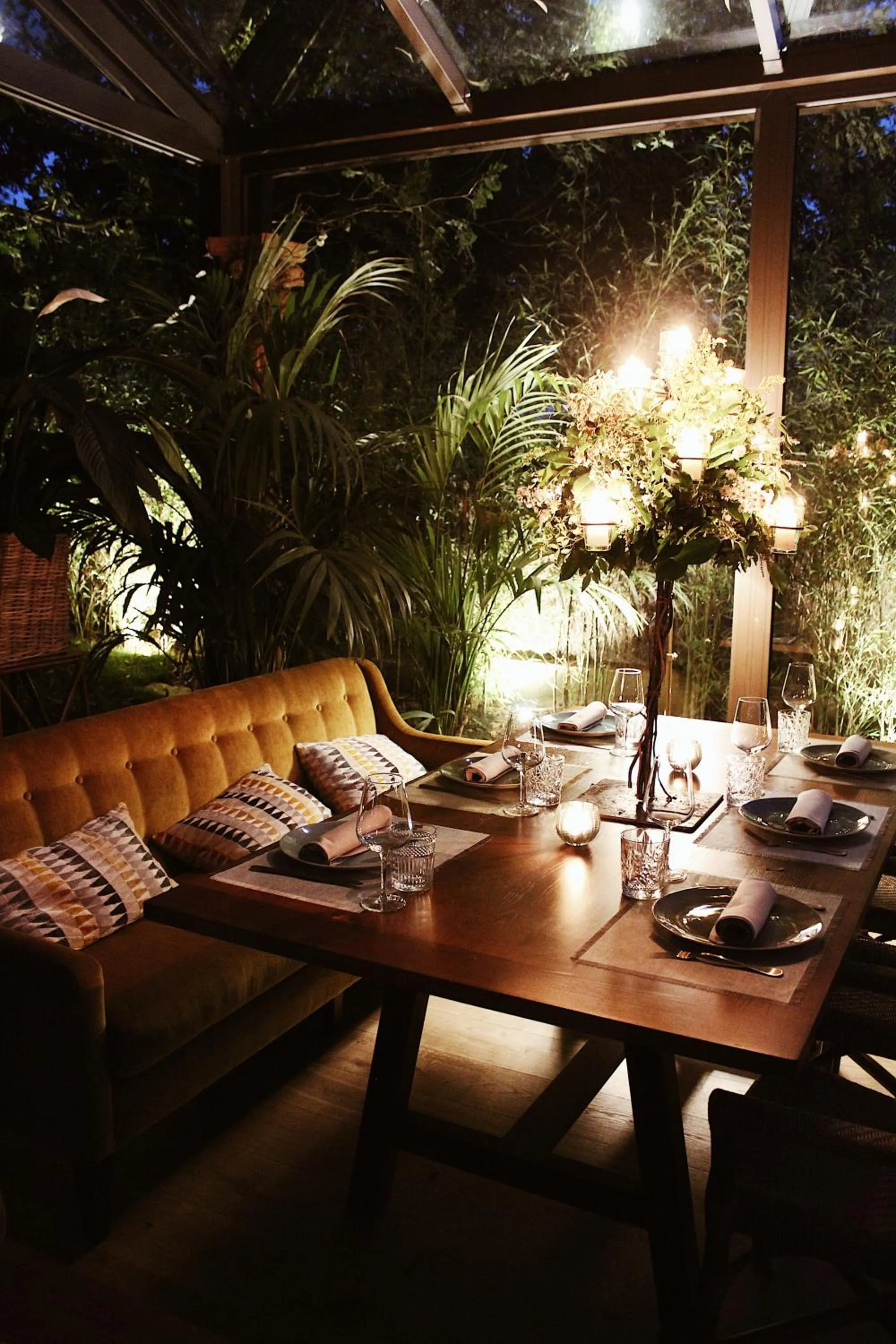 Restaurant/places to eat in Eco Hotel Nos