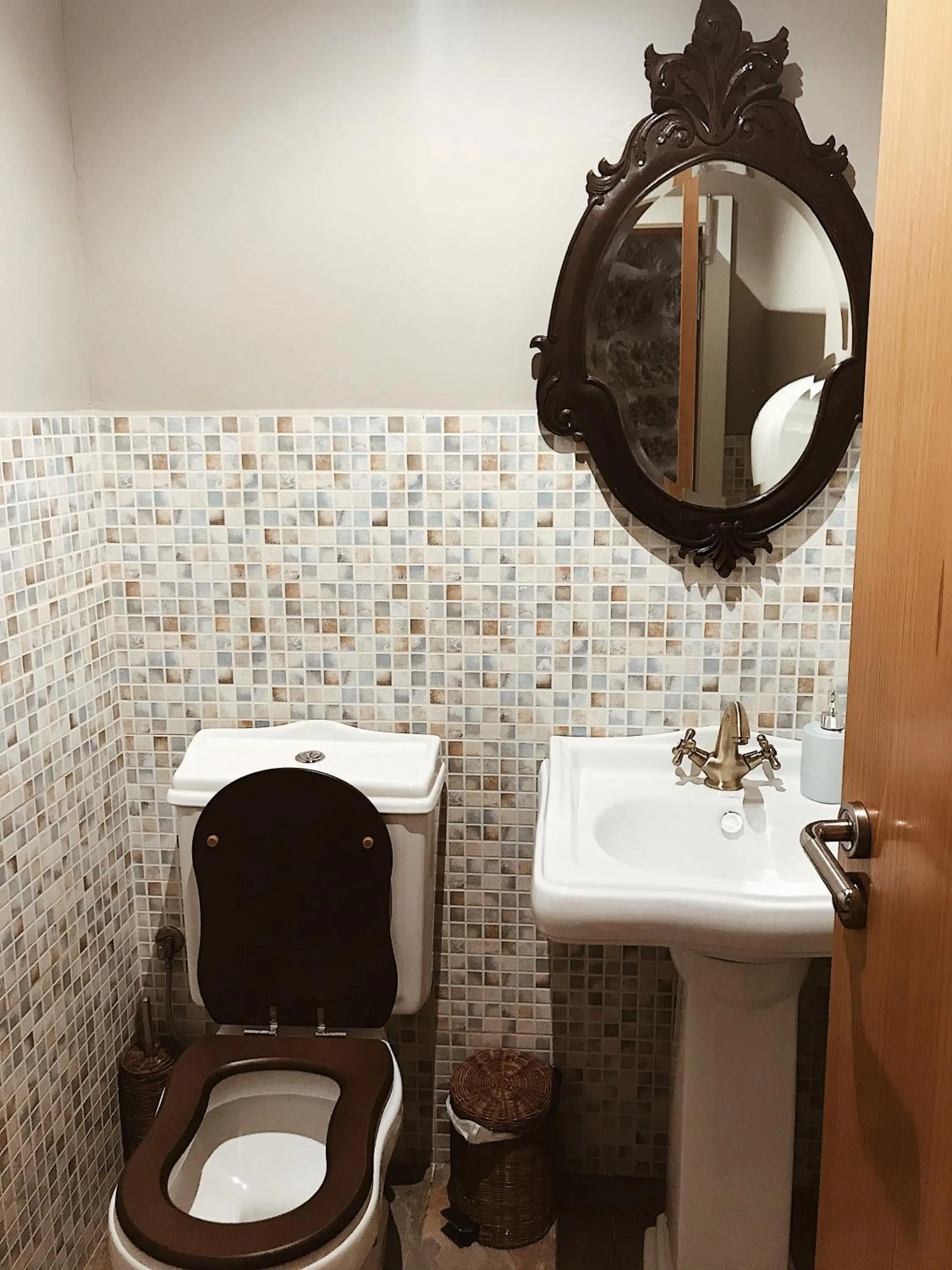 Public Bath in Eco Hotel Nos