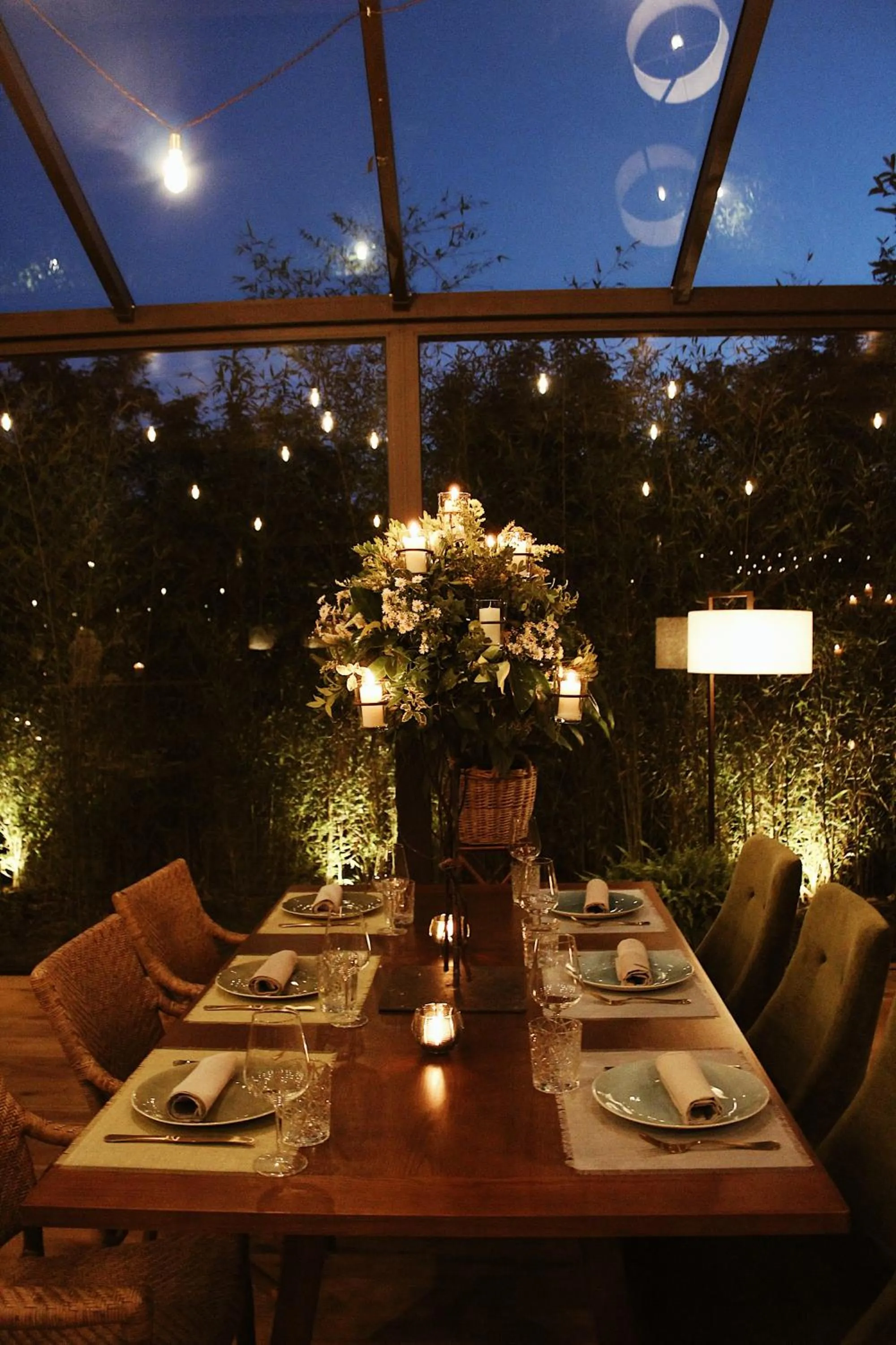 Restaurant/places to eat in Eco Hotel Nos