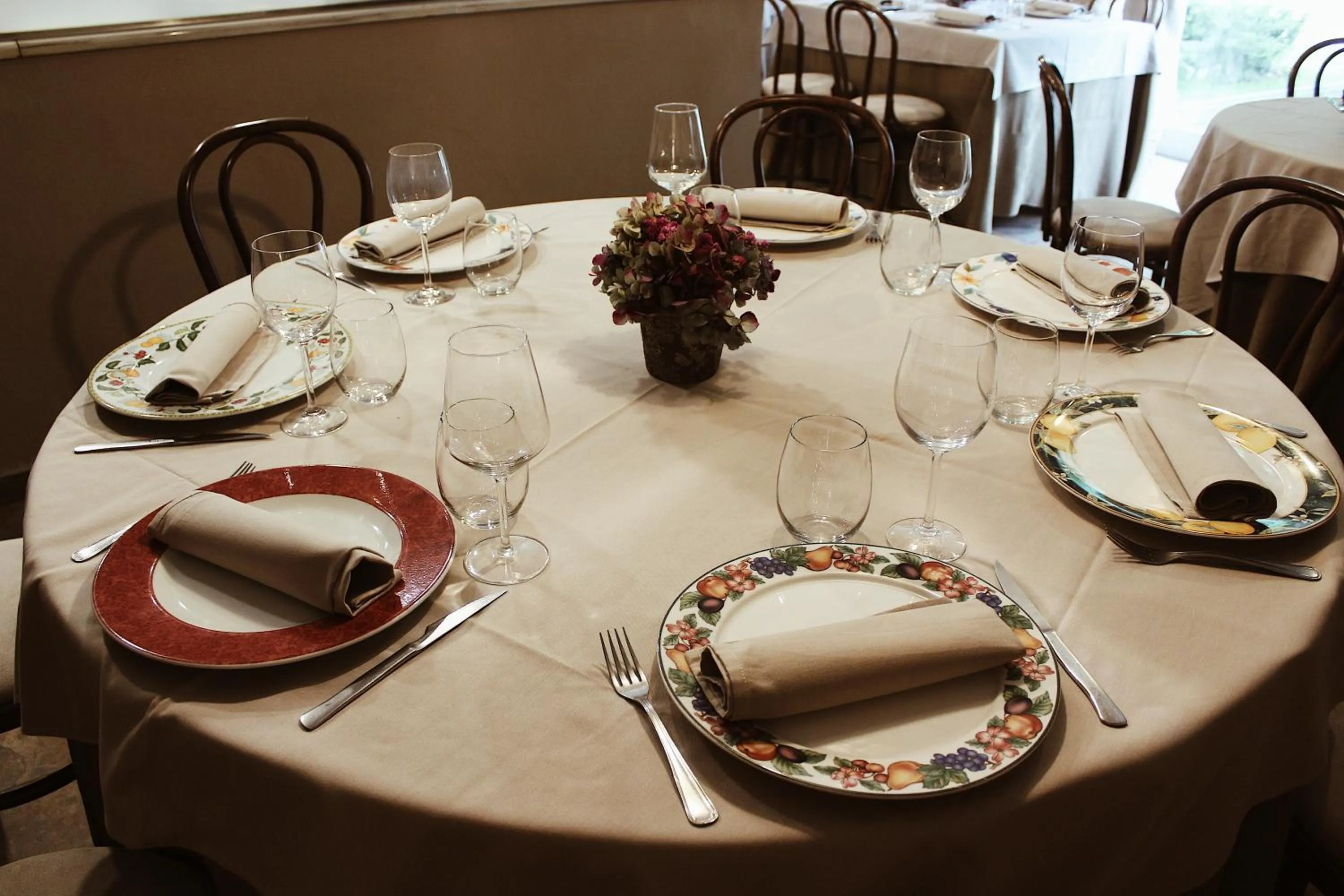 Dining area in Eco Hotel Nos
