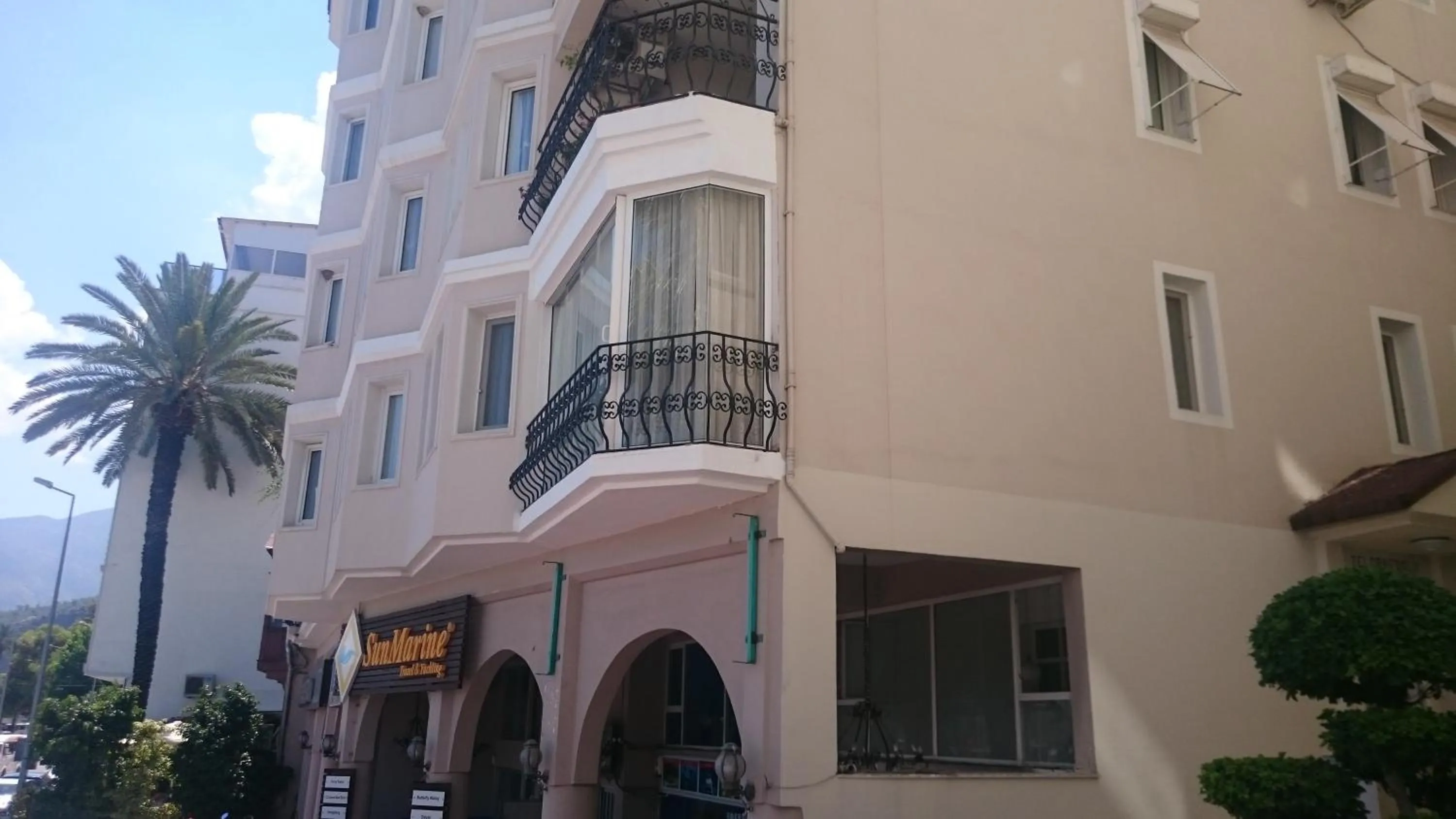 Property building in Alesta Residence