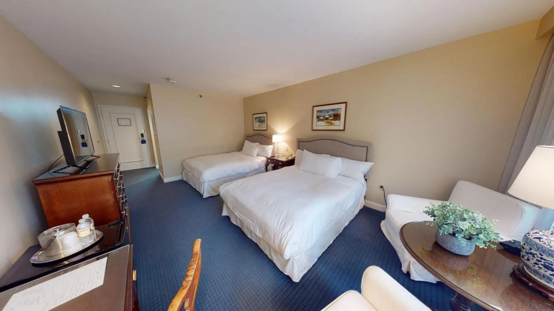 Bedroom, Bed in Avon Old Farms Hotel