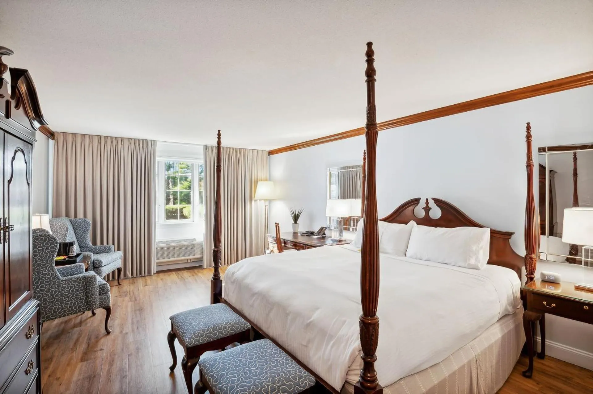 Bedroom, Bed in Avon Old Farms Hotel