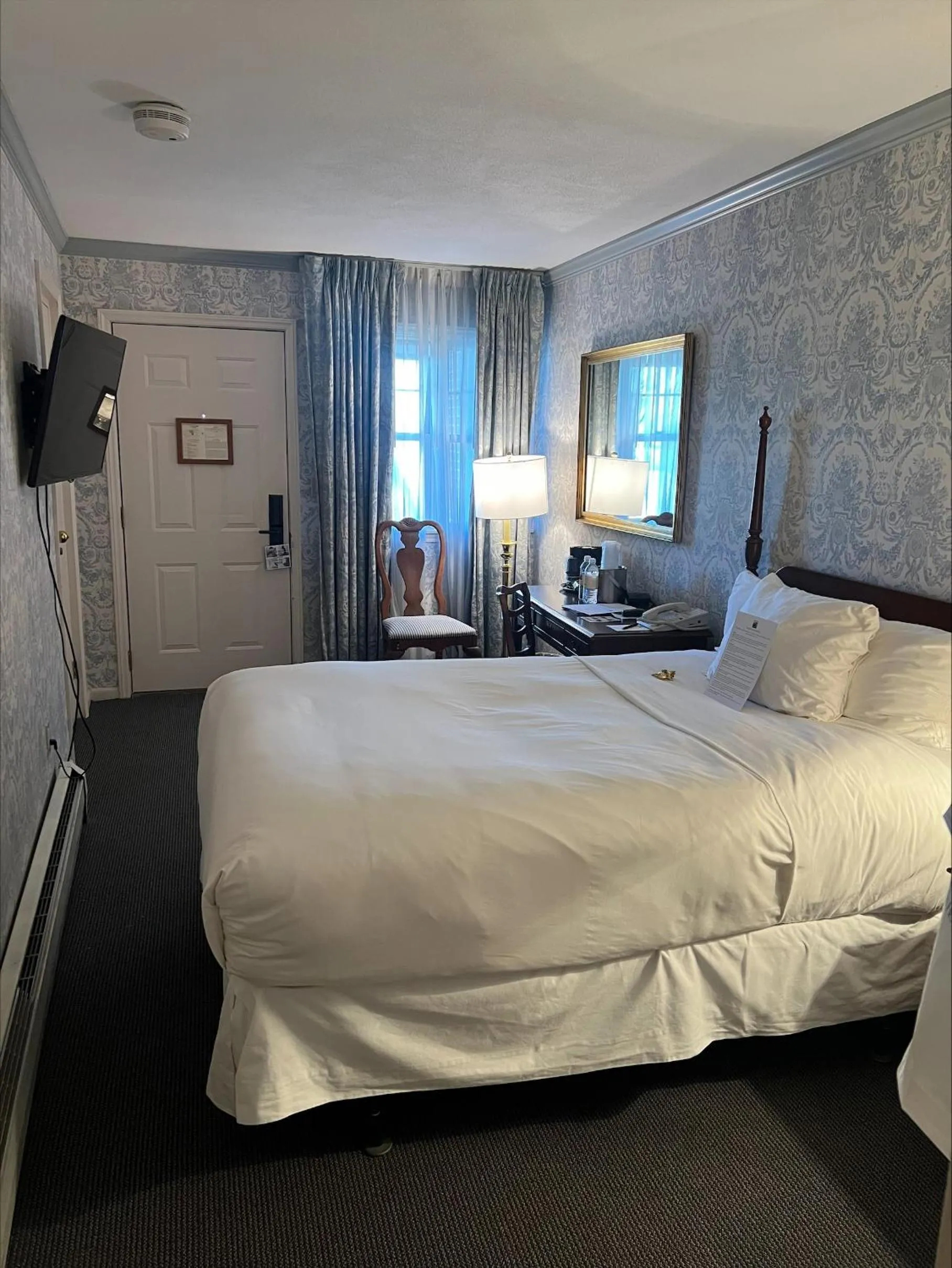 Bedroom, Bed in Avon Old Farms Hotel