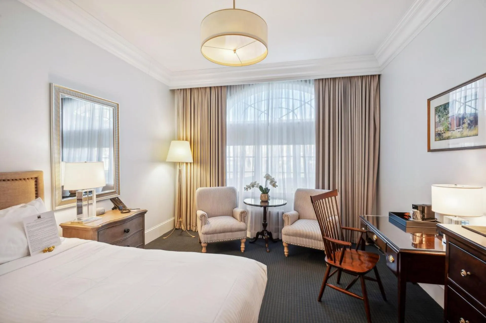 Bedroom, Bed in Avon Old Farms Hotel