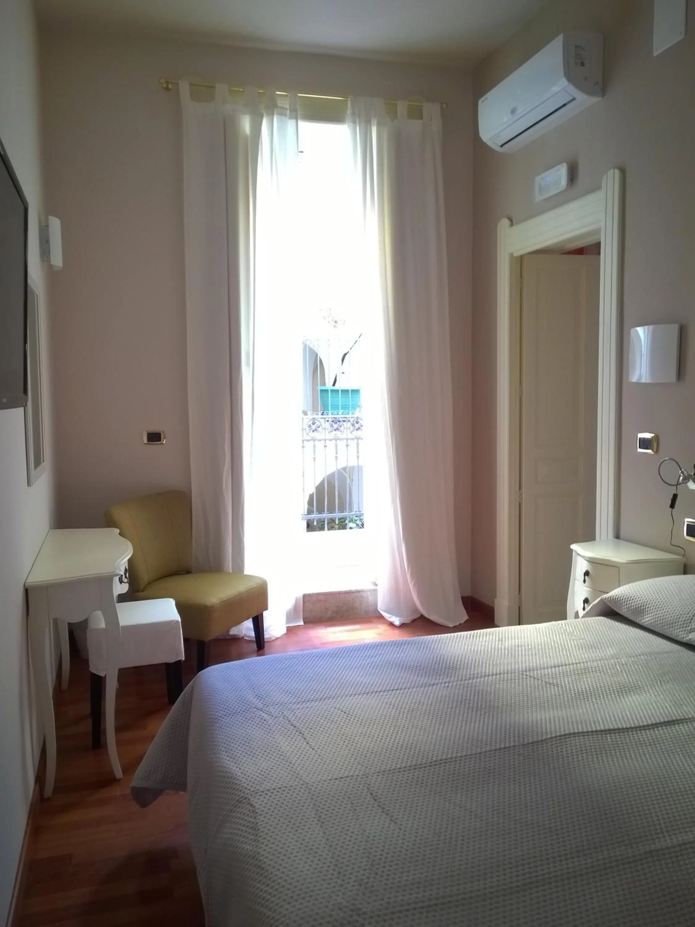 Photo of the whole room, Bed in B&B Casa D'alleri