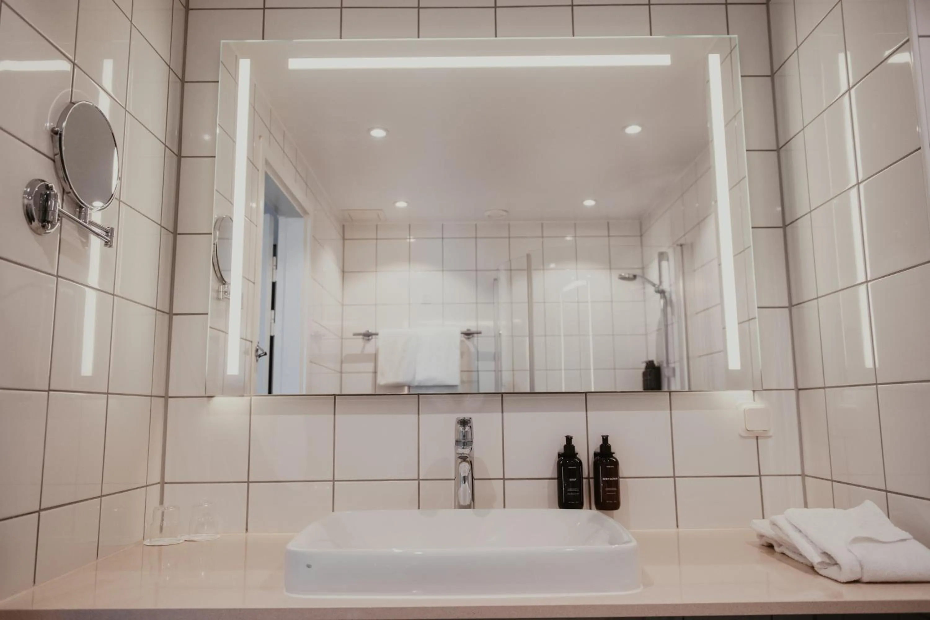 Bathroom in Home Hotel Post