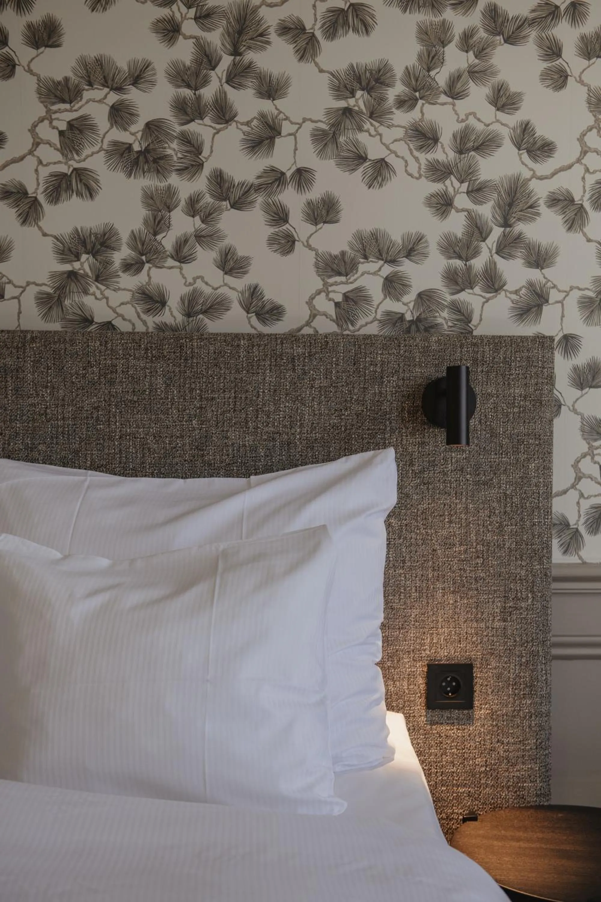 Bedroom, Bed in Home Hotel Post