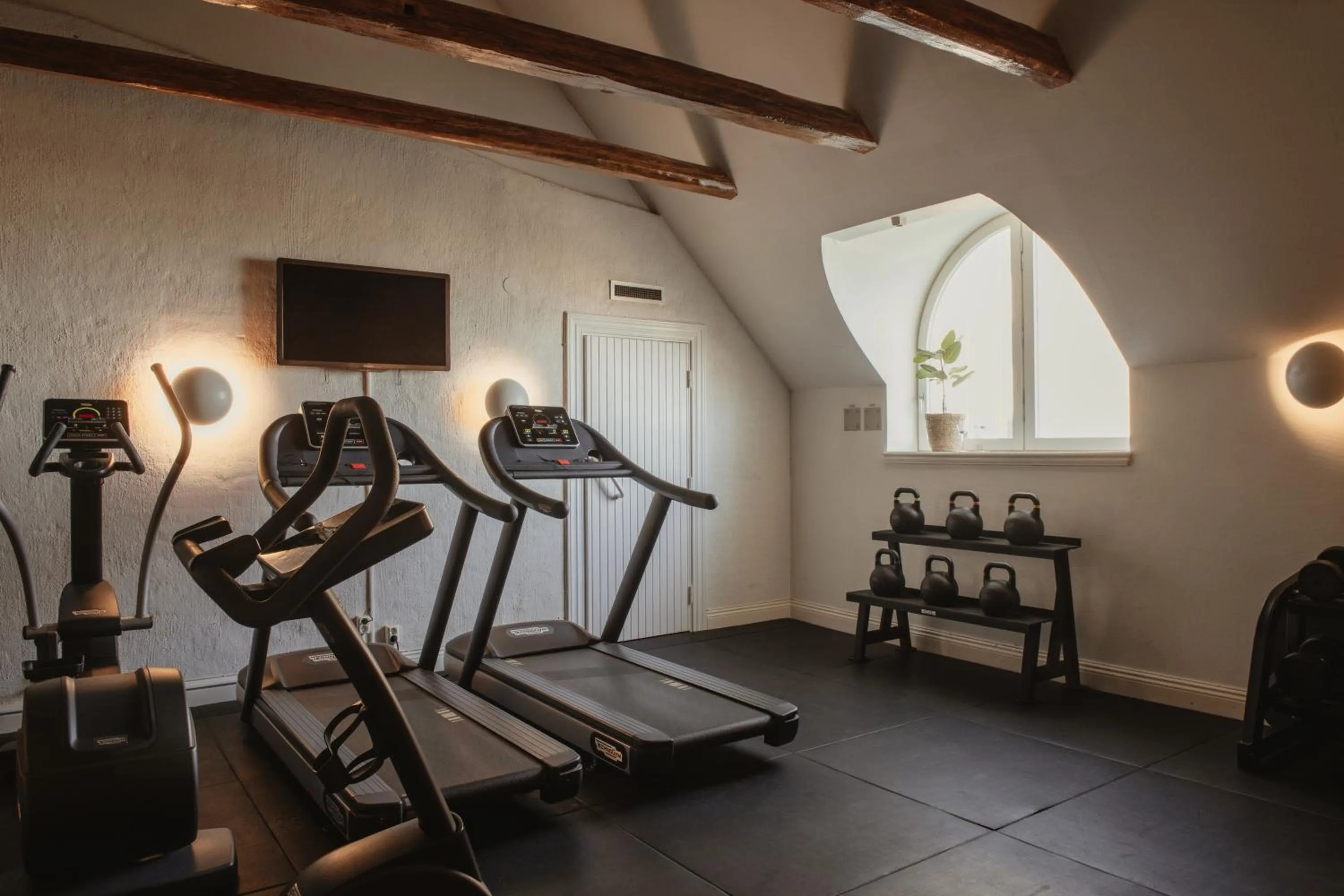 Fitness centre/facilities in Home Hotel Post