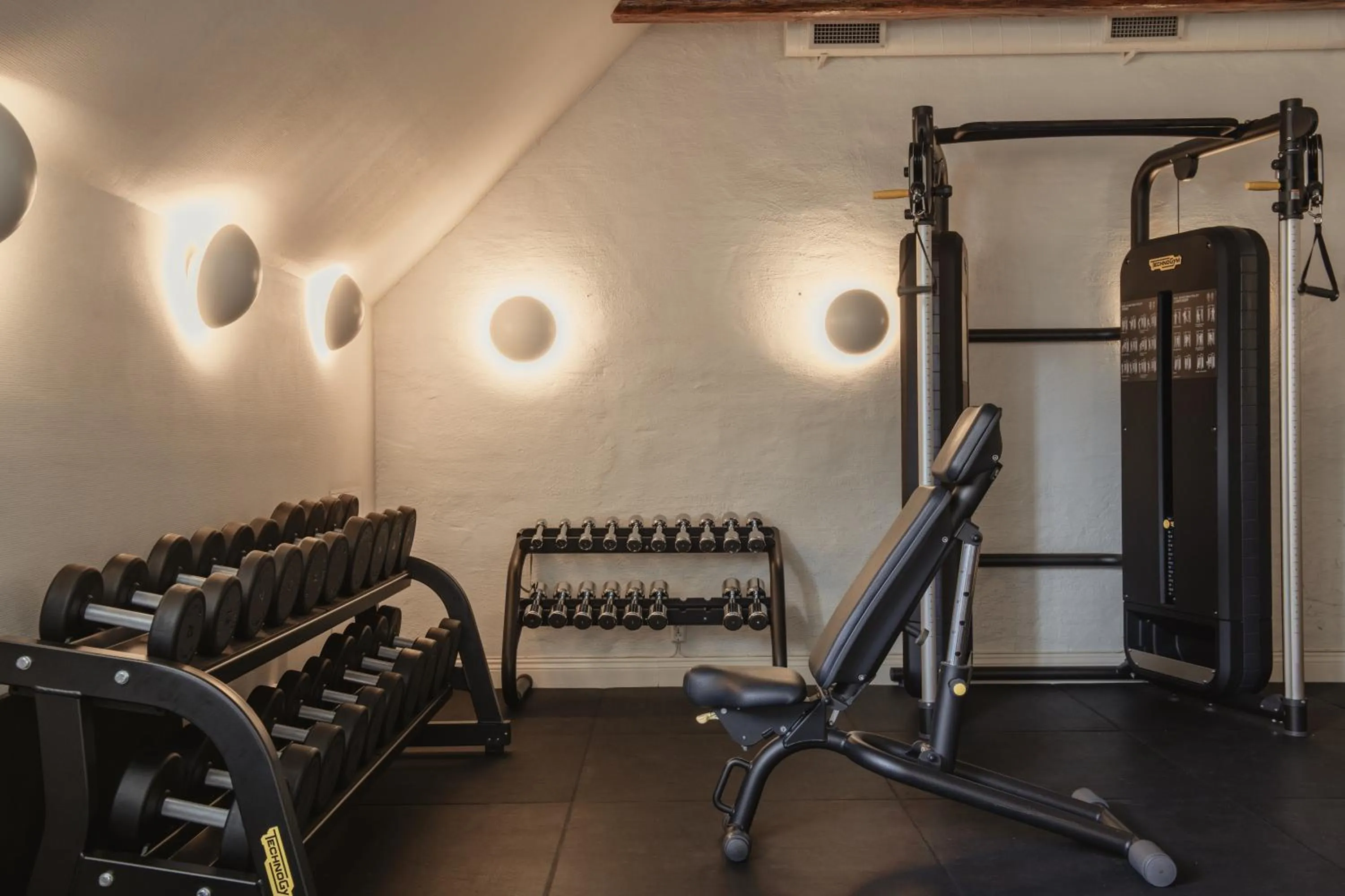Fitness centre/facilities in Home Hotel Post