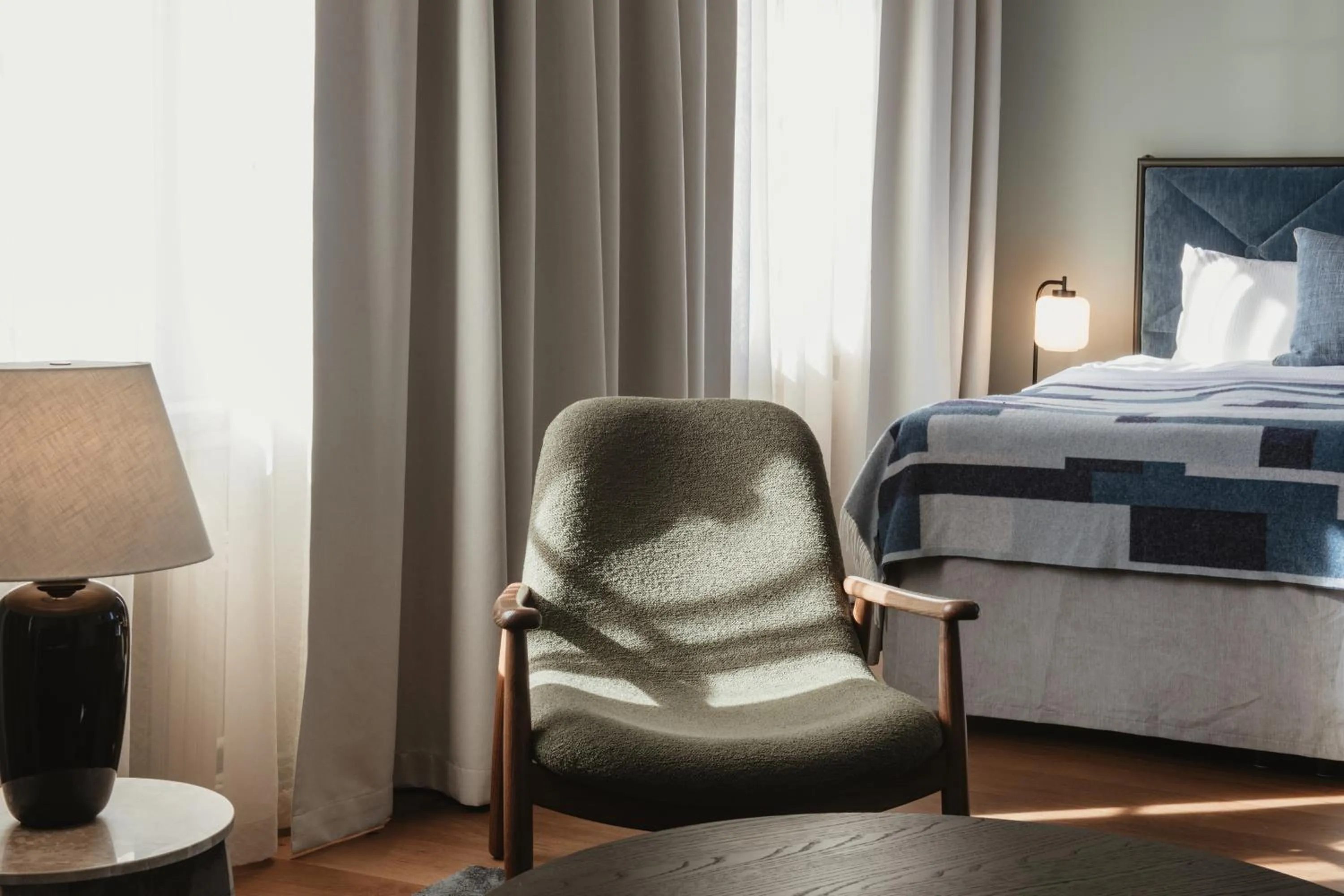 Bedroom, Bed in Home Hotel Post