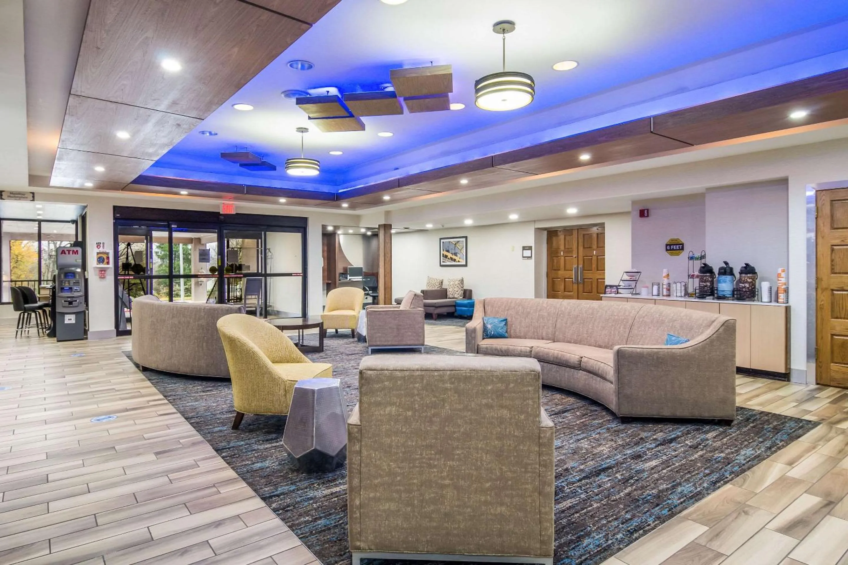 Lobby or reception in Comfort Inn & Suites Pittsburgh Fox Chapel