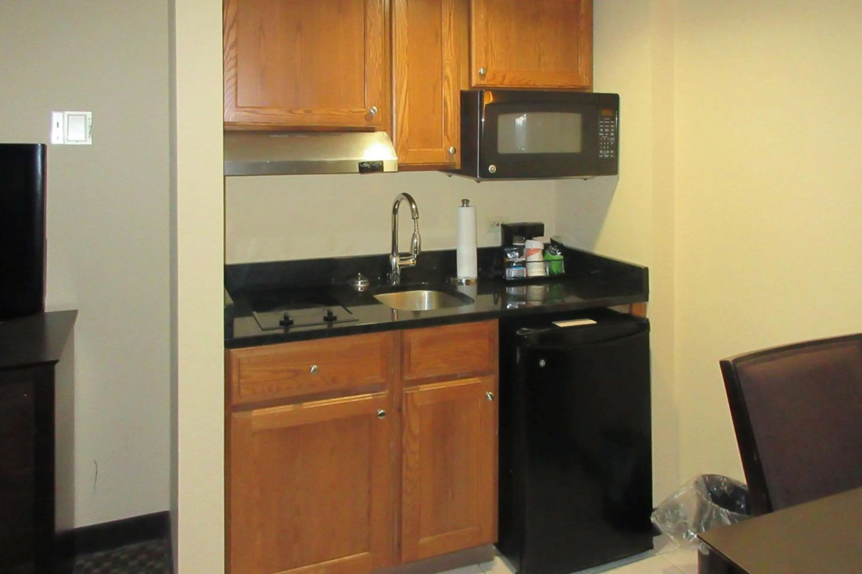 Bedroom in Comfort Inn & Suites Pittsburgh Fox Chapel