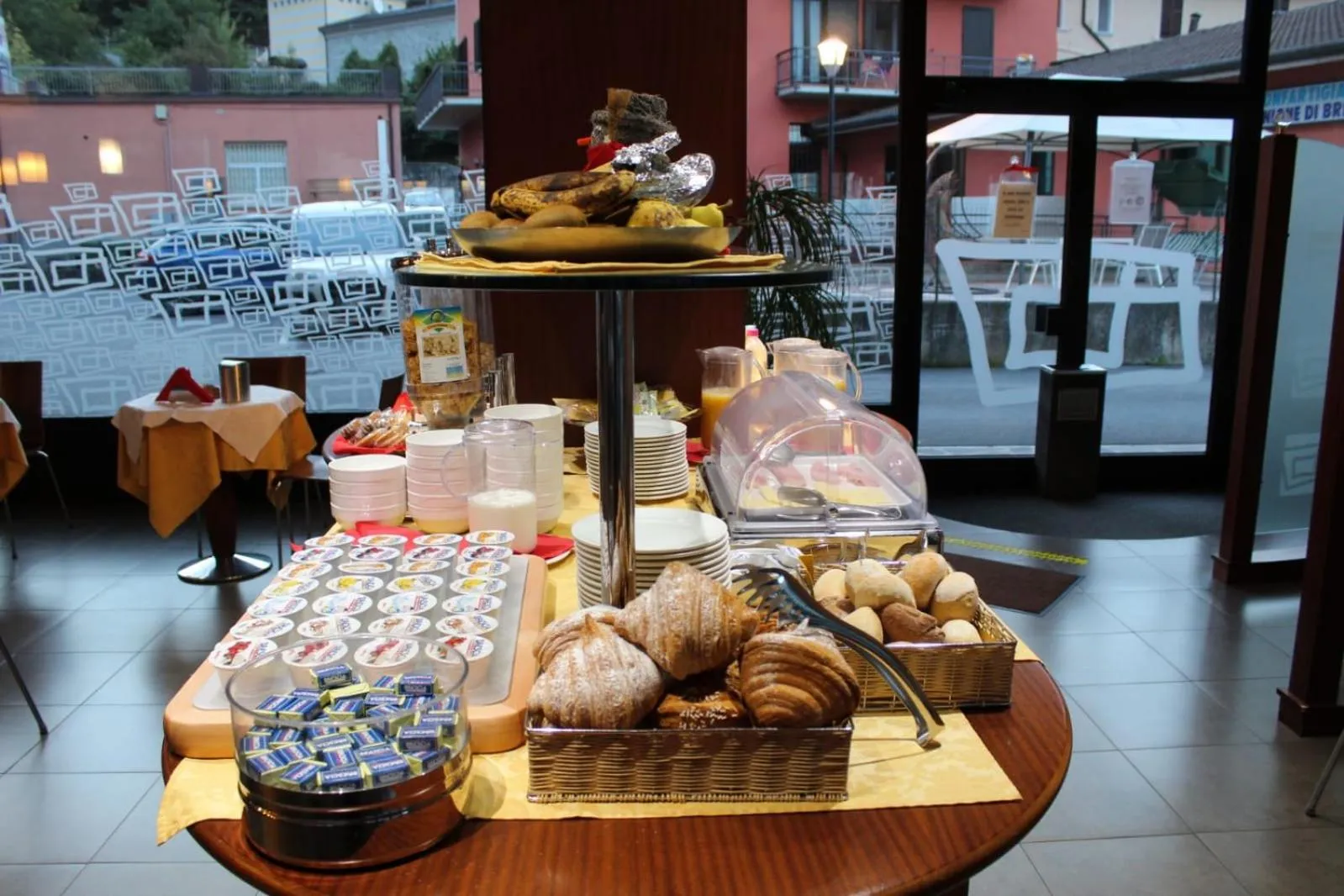Buffet breakfast in Euro Hotel
