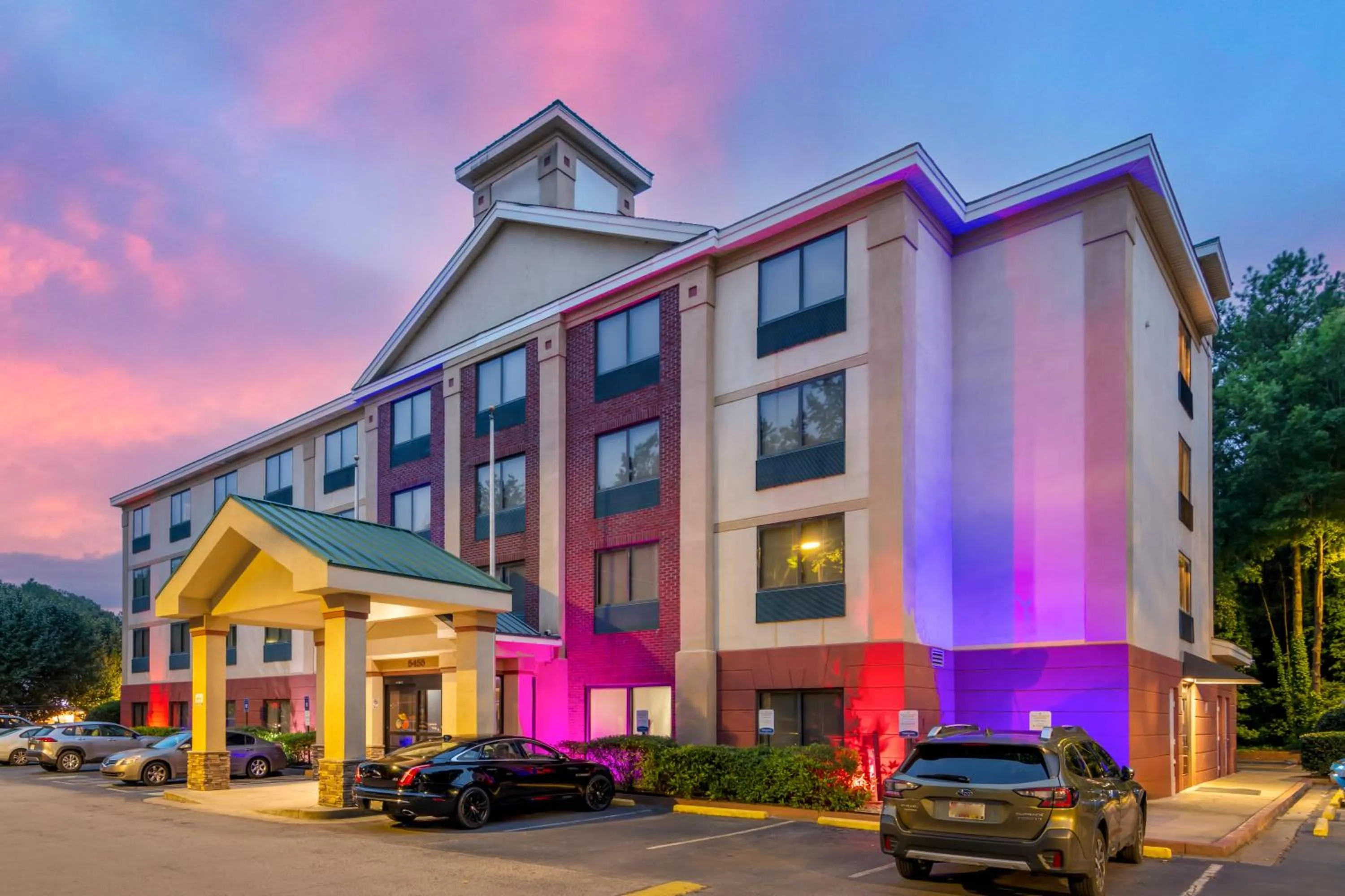 Property building in Comfort Inn Alpharetta-Atlanta North