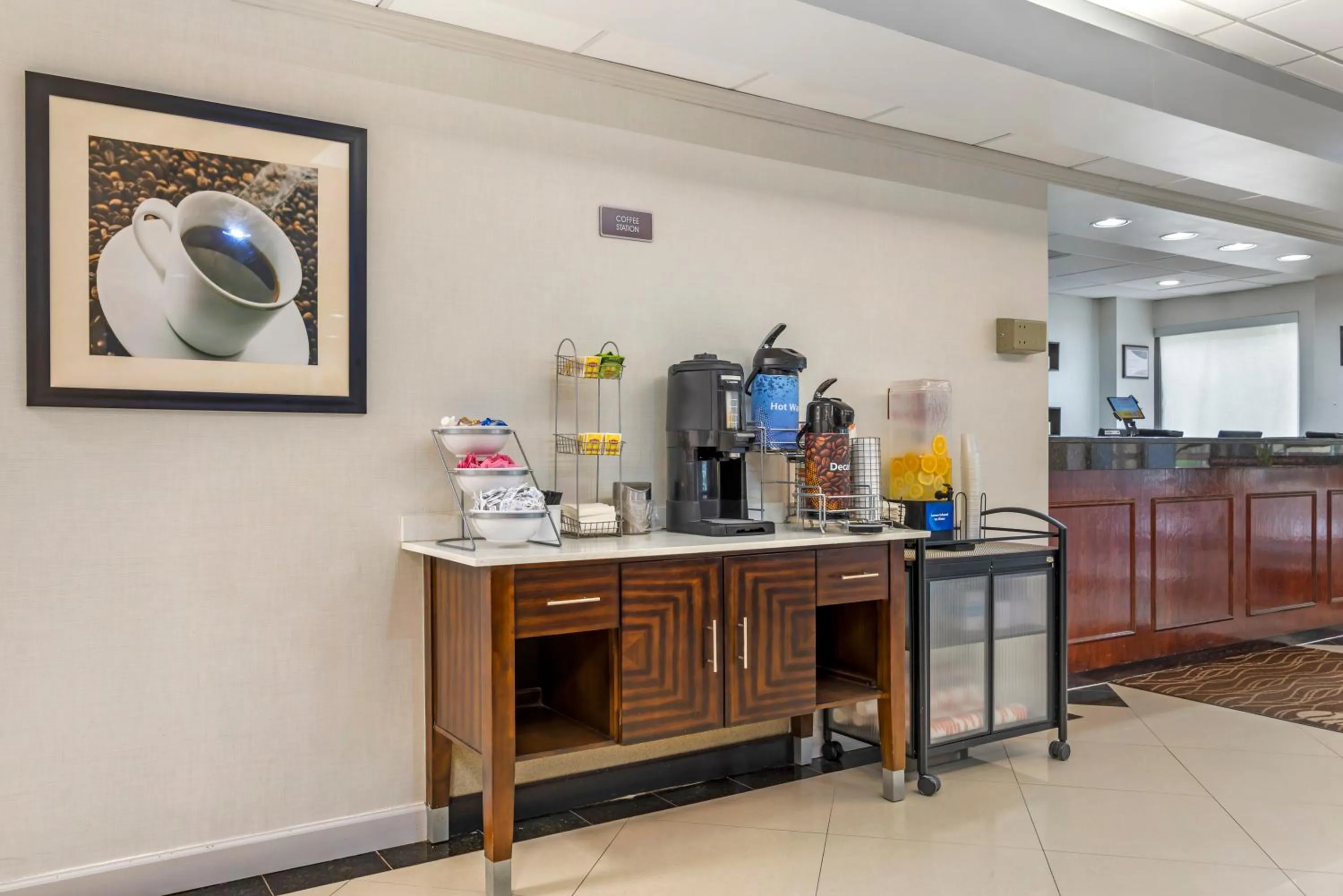 Coffee/tea facilities in Comfort Inn Alpharetta-Atlanta North