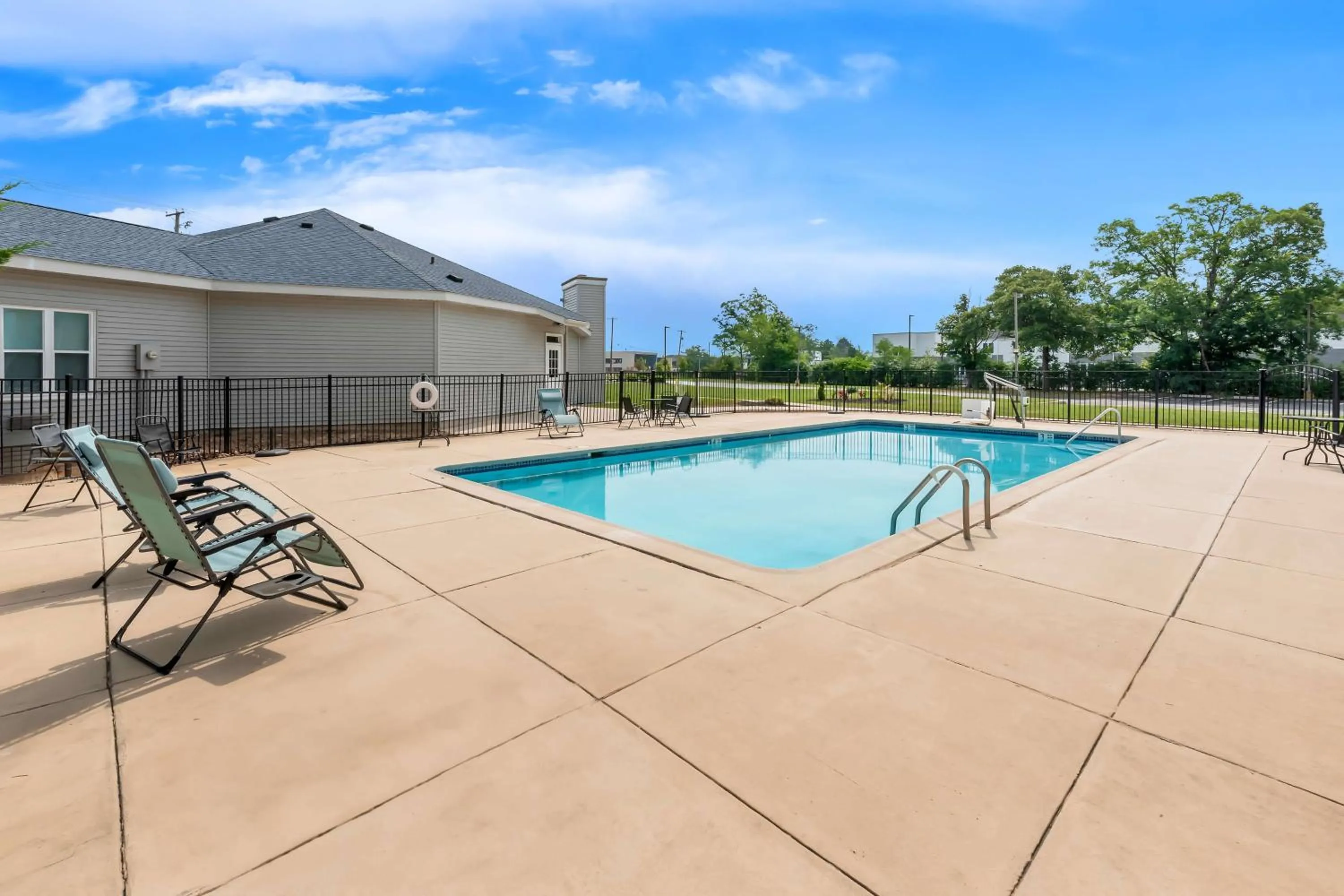 Pool view in Sonesta Essential Atlantic City West