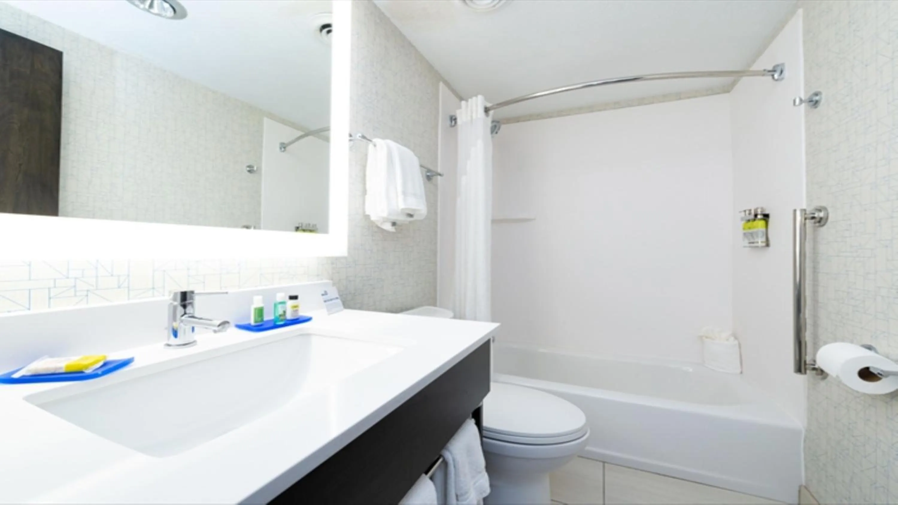 Bathroom in Holiday Inn Express Cincinnati West by IHG