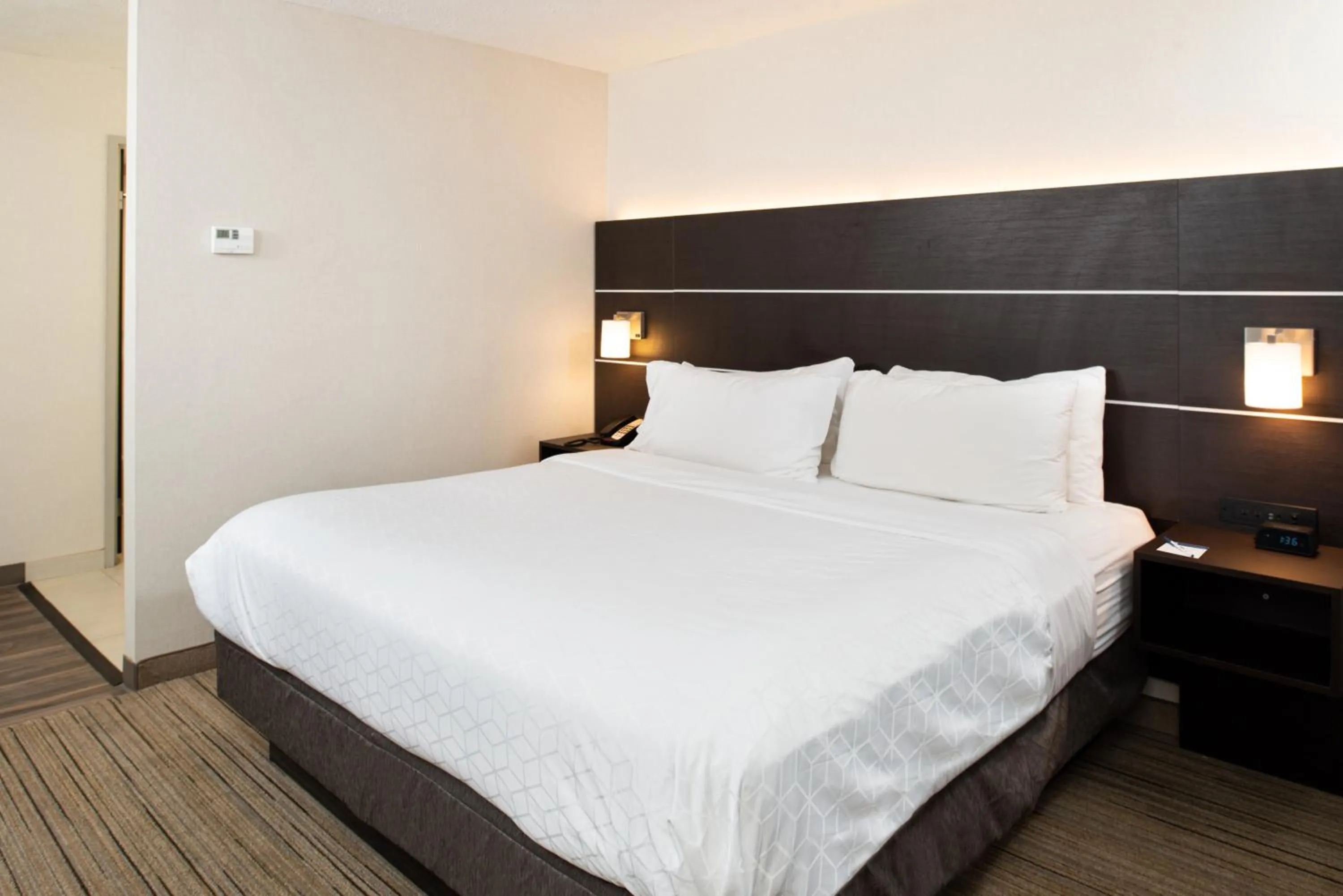 Bedroom, Bed in Holiday Inn Express Cincinnati West by IHG