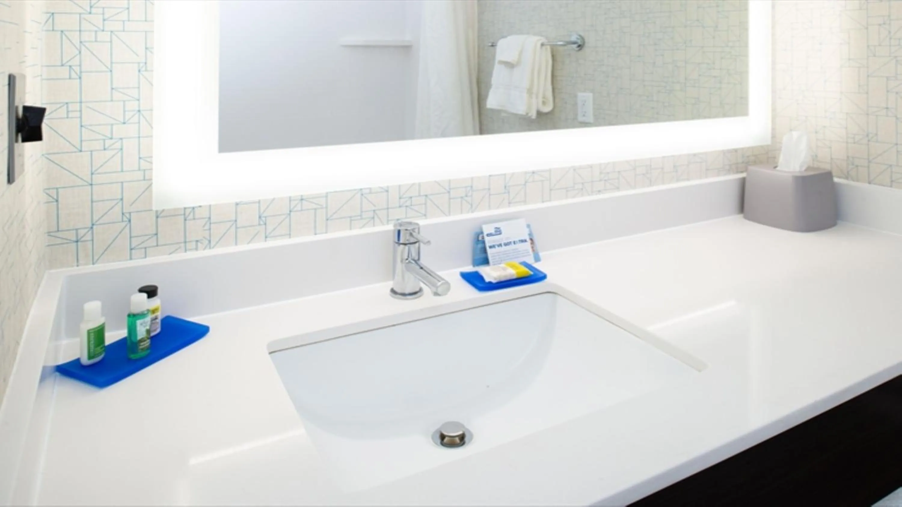 Bedroom in Holiday Inn Express Cincinnati West by IHG