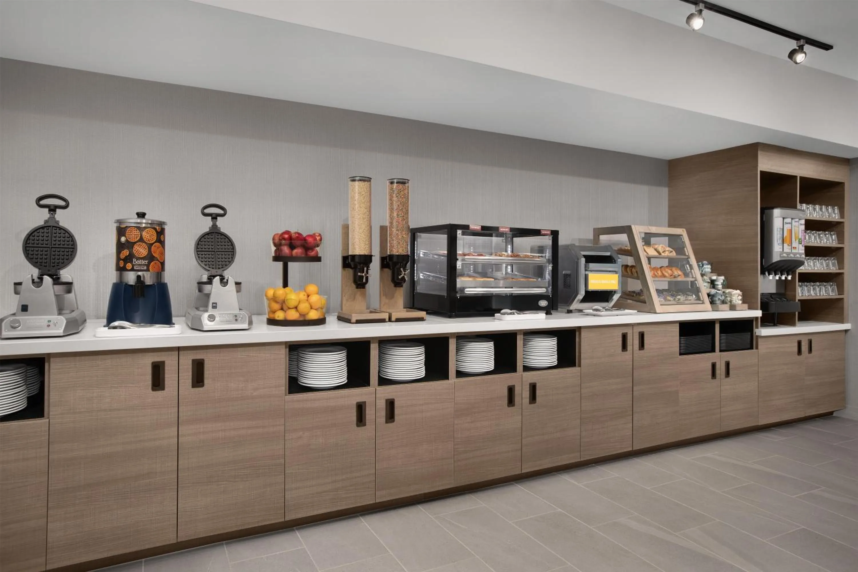 Breakfast in Home2 Suites by Hilton Scottsdale Old Town