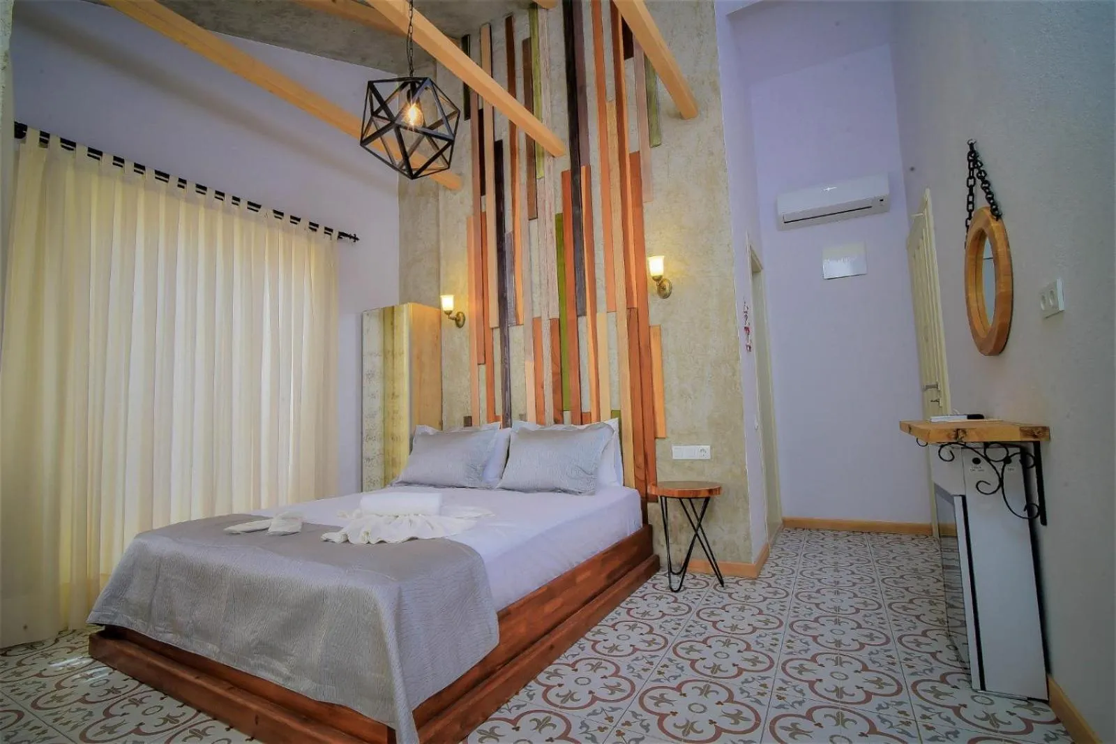 Photo of the whole room, Bed in Micel Otel Alacati