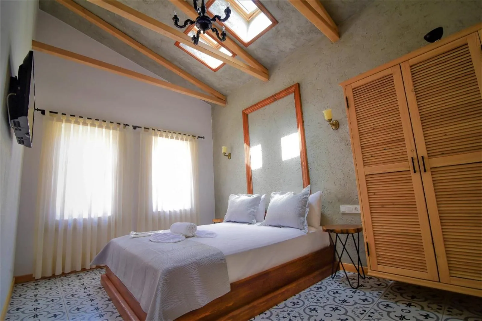Photo of the whole room, Bed in Micel Otel Alacati