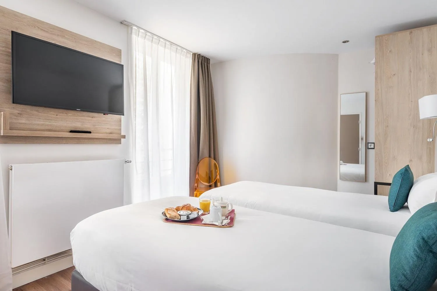 Photo of the whole room, Bed in Courcelles Médéric