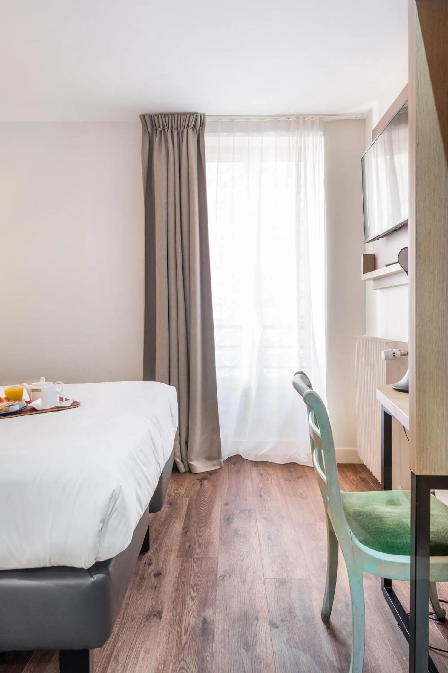 TV and multimedia, Bed in Courcelles Médéric